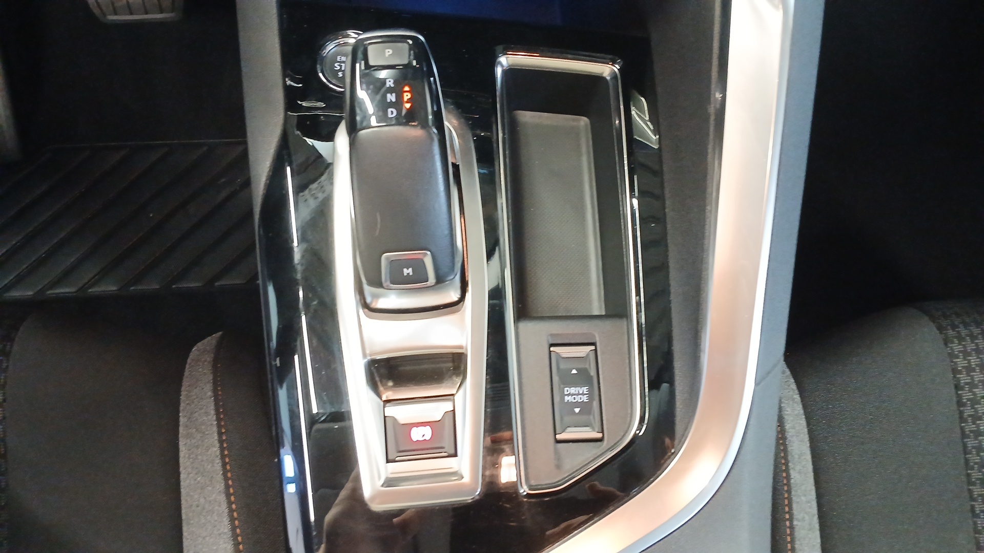 PEUGEOT 3008 BlueHDi 130ch S&S EAT8 Active Pack