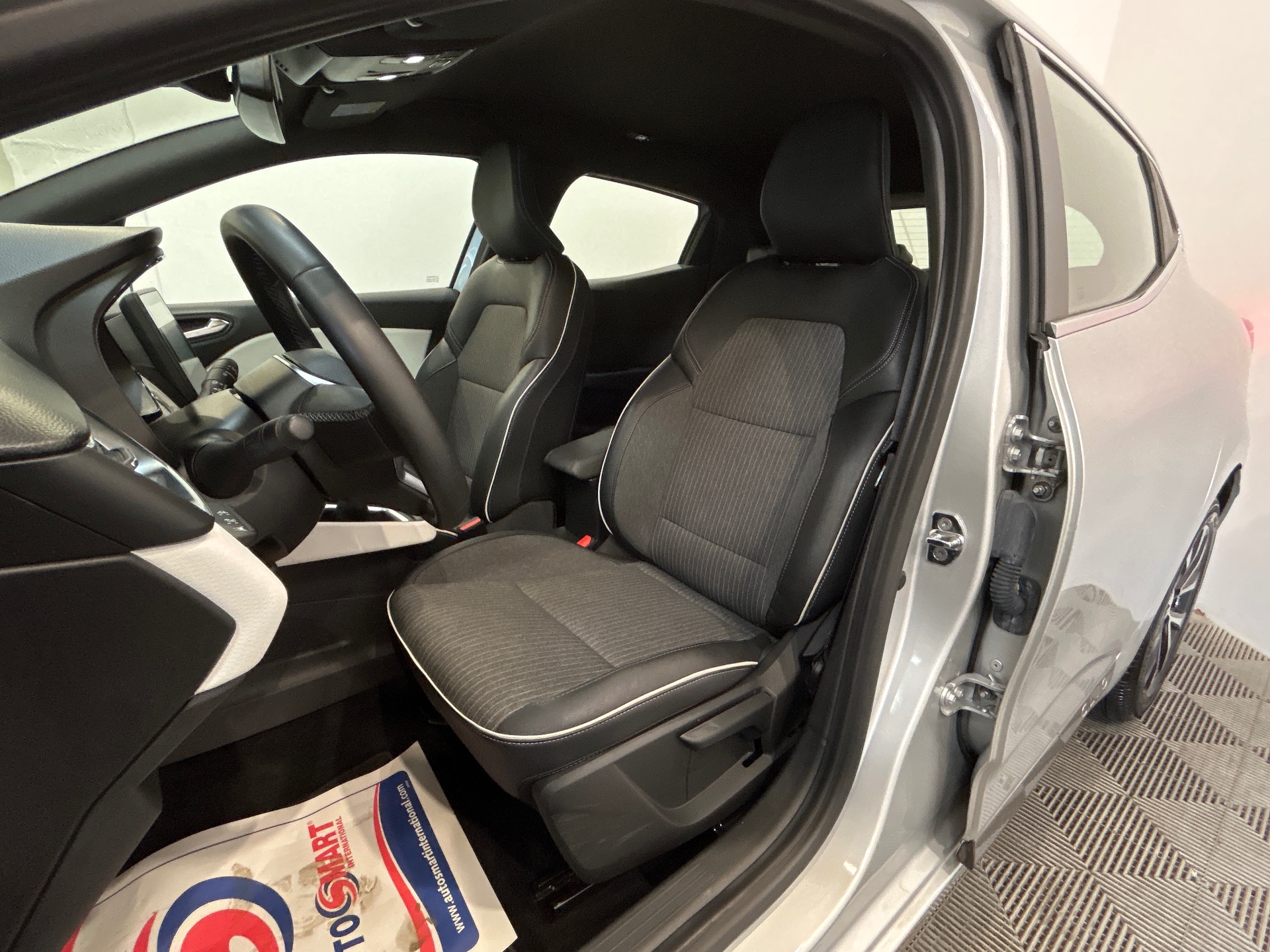 RENAULT CLIO V TCe 140 - 21N Intens
