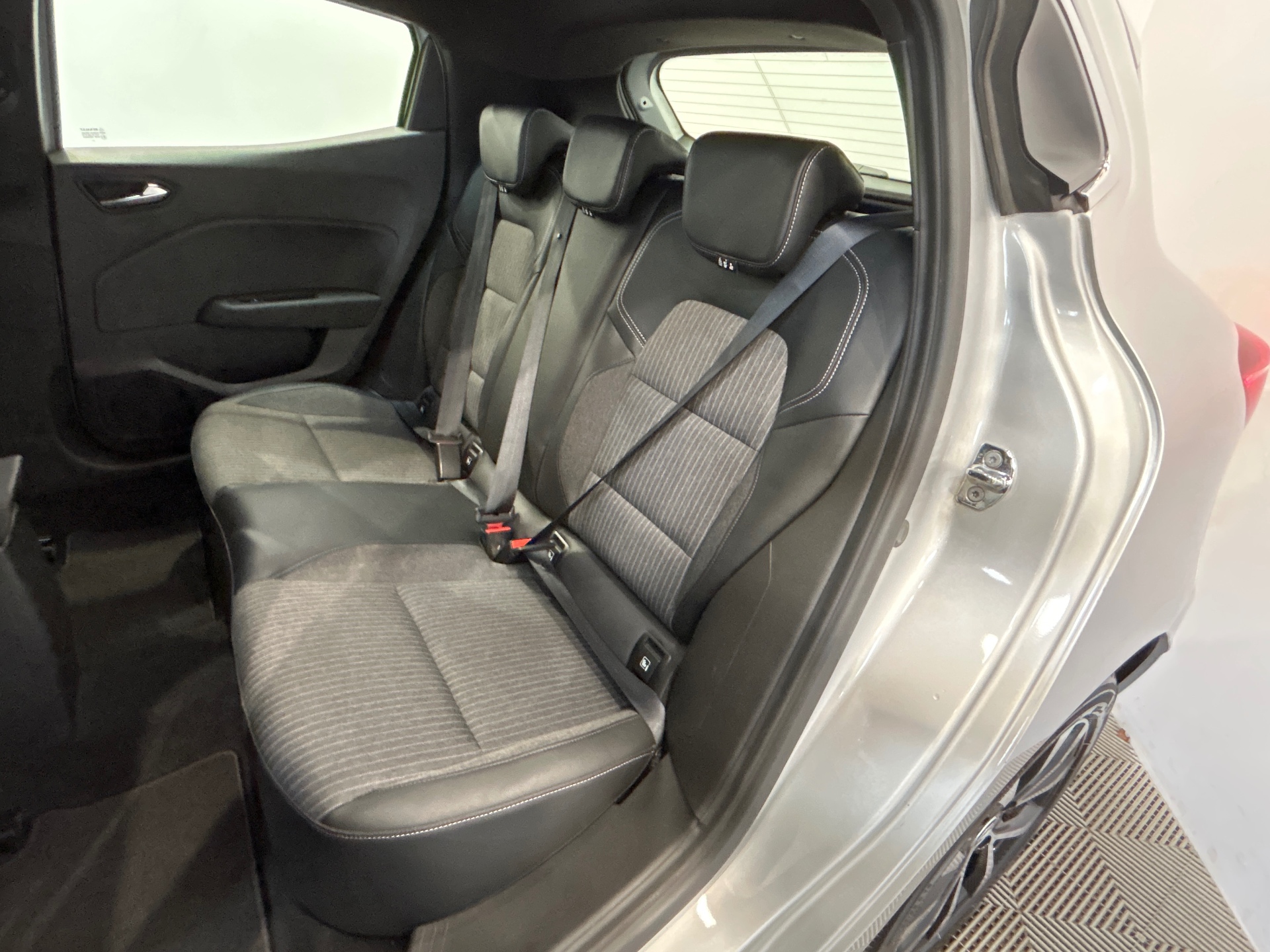 RENAULT CLIO V TCe 140 - 21N Intens