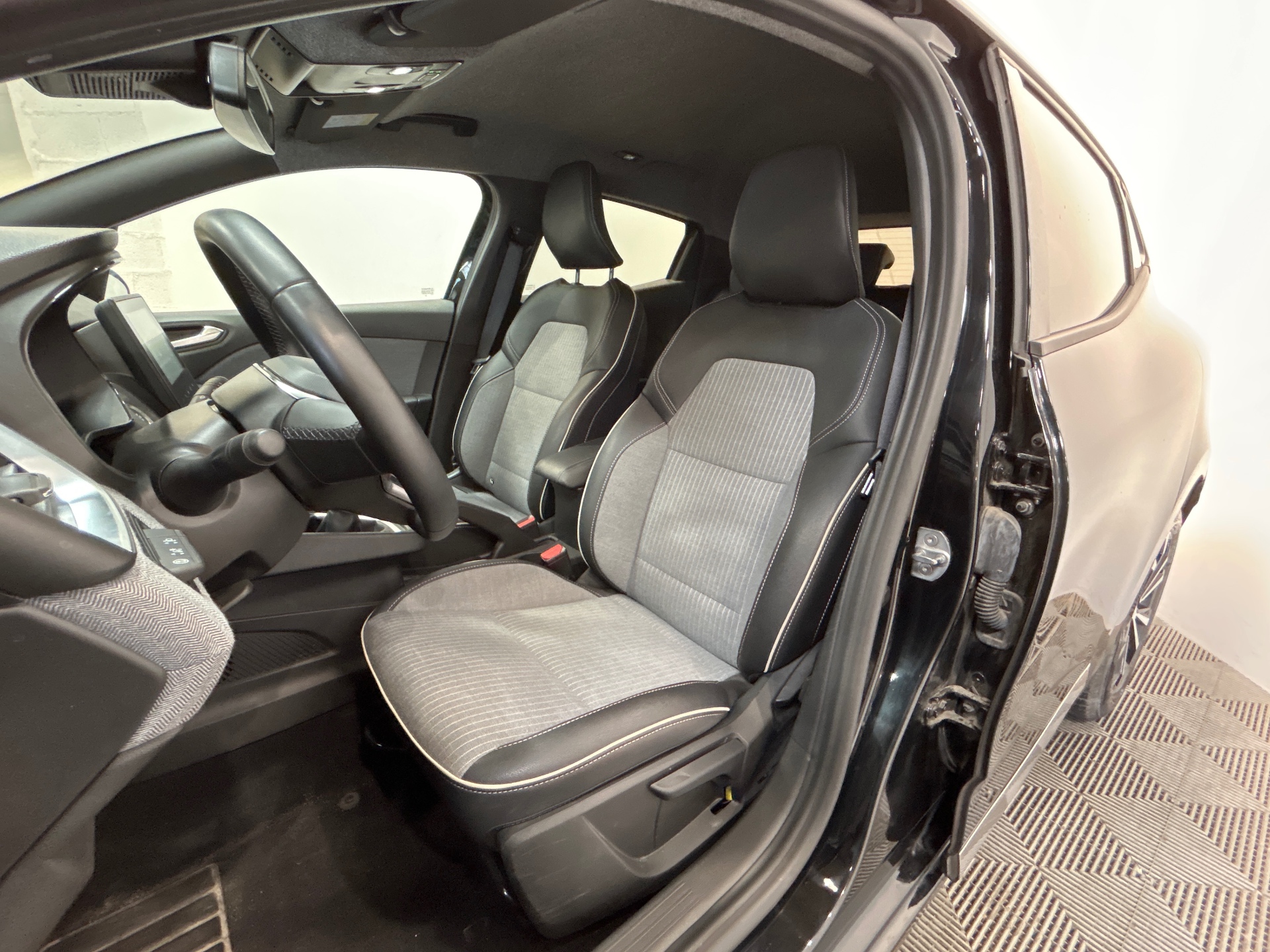 RENAULT CLIO V techno 90 tce