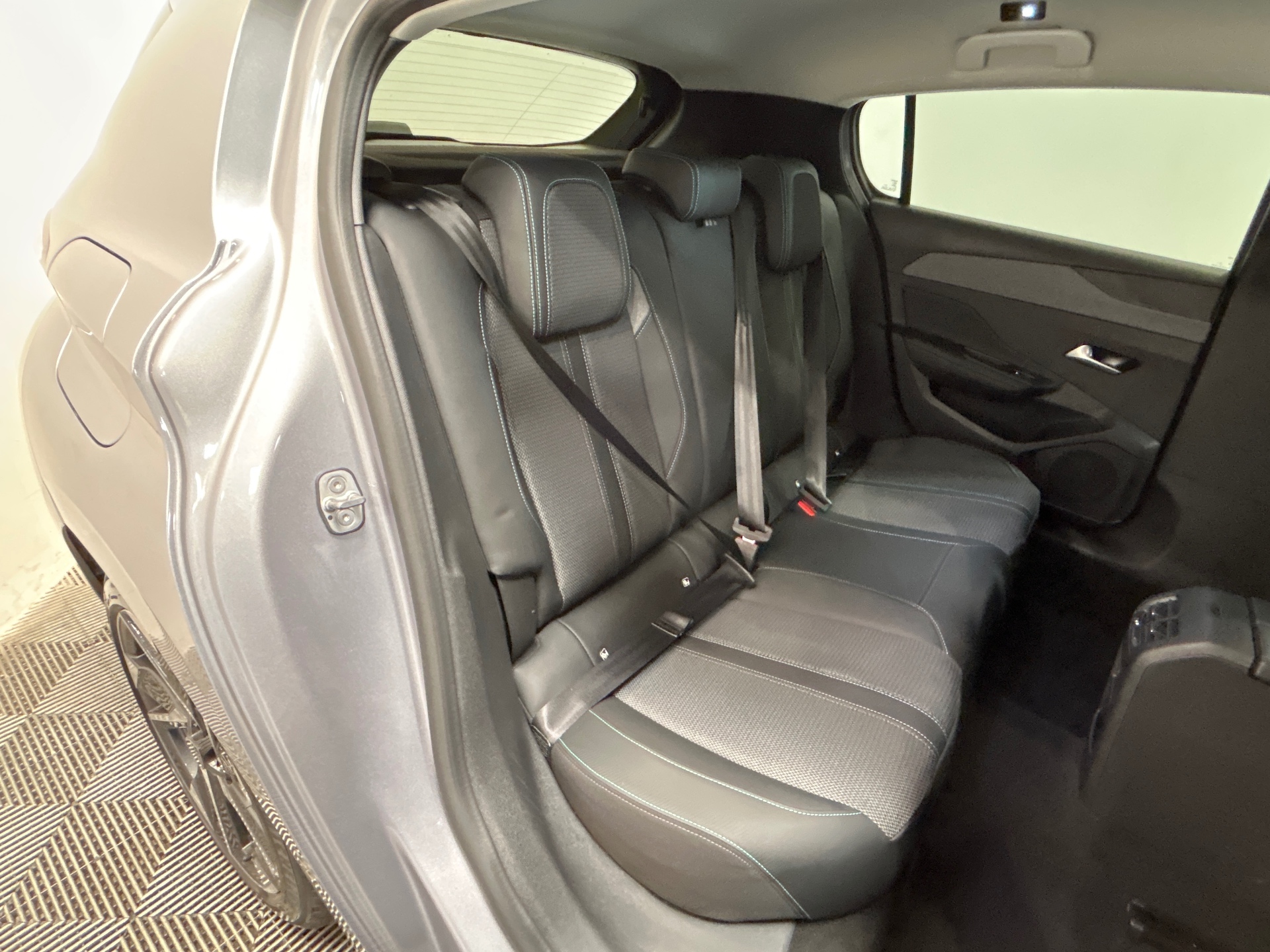 PEUGEOT 308 Berline Allure Hybrid 145 ch e-DCS6