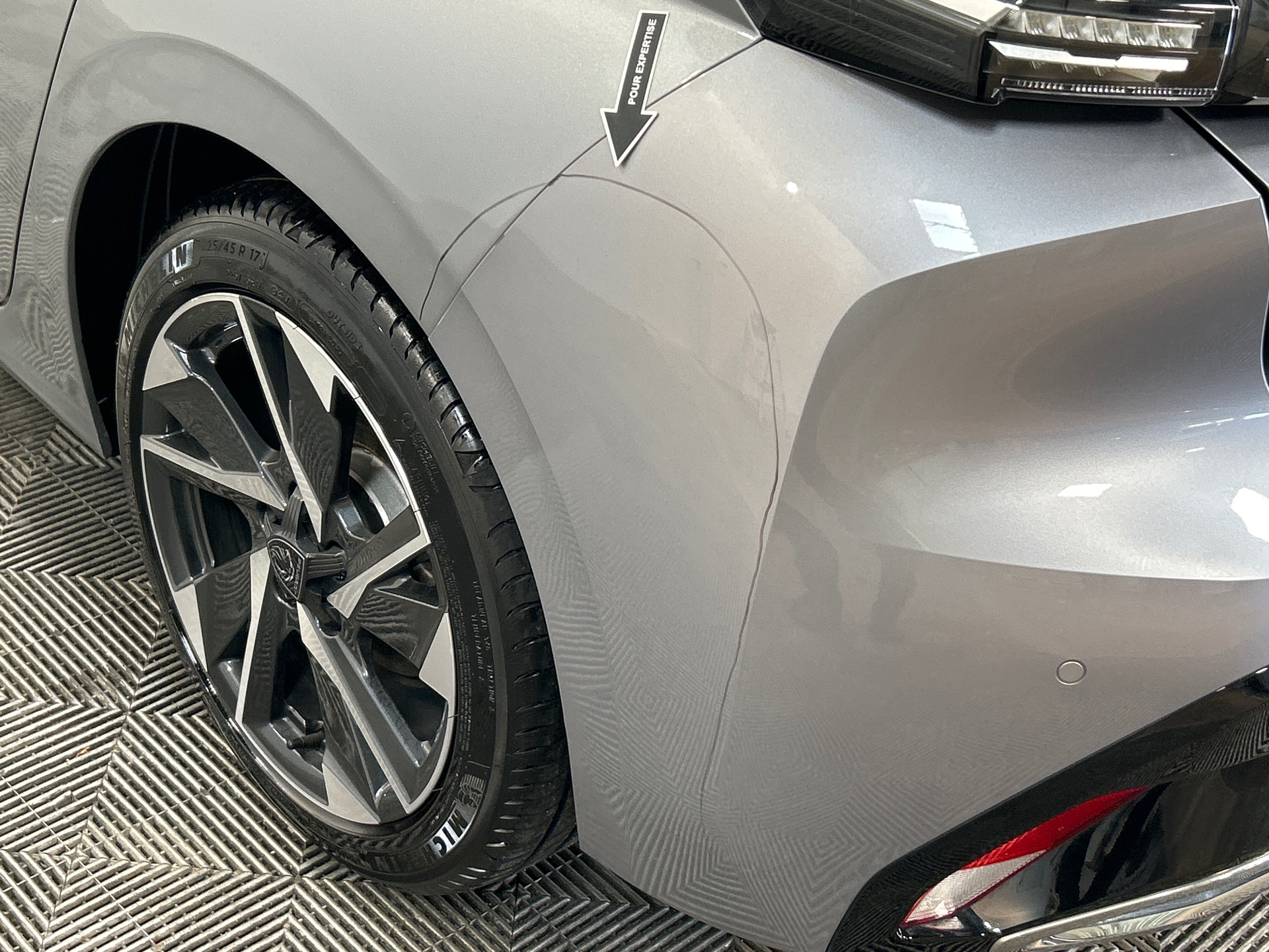 PEUGEOT 308 Berline Allure Hybrid 145 ch e-DCS6 — expertise