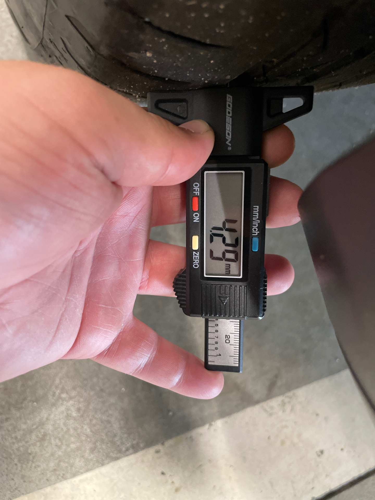PEUGEOT 2008 Hybrid 145 e-DCS6 Allure — expertise