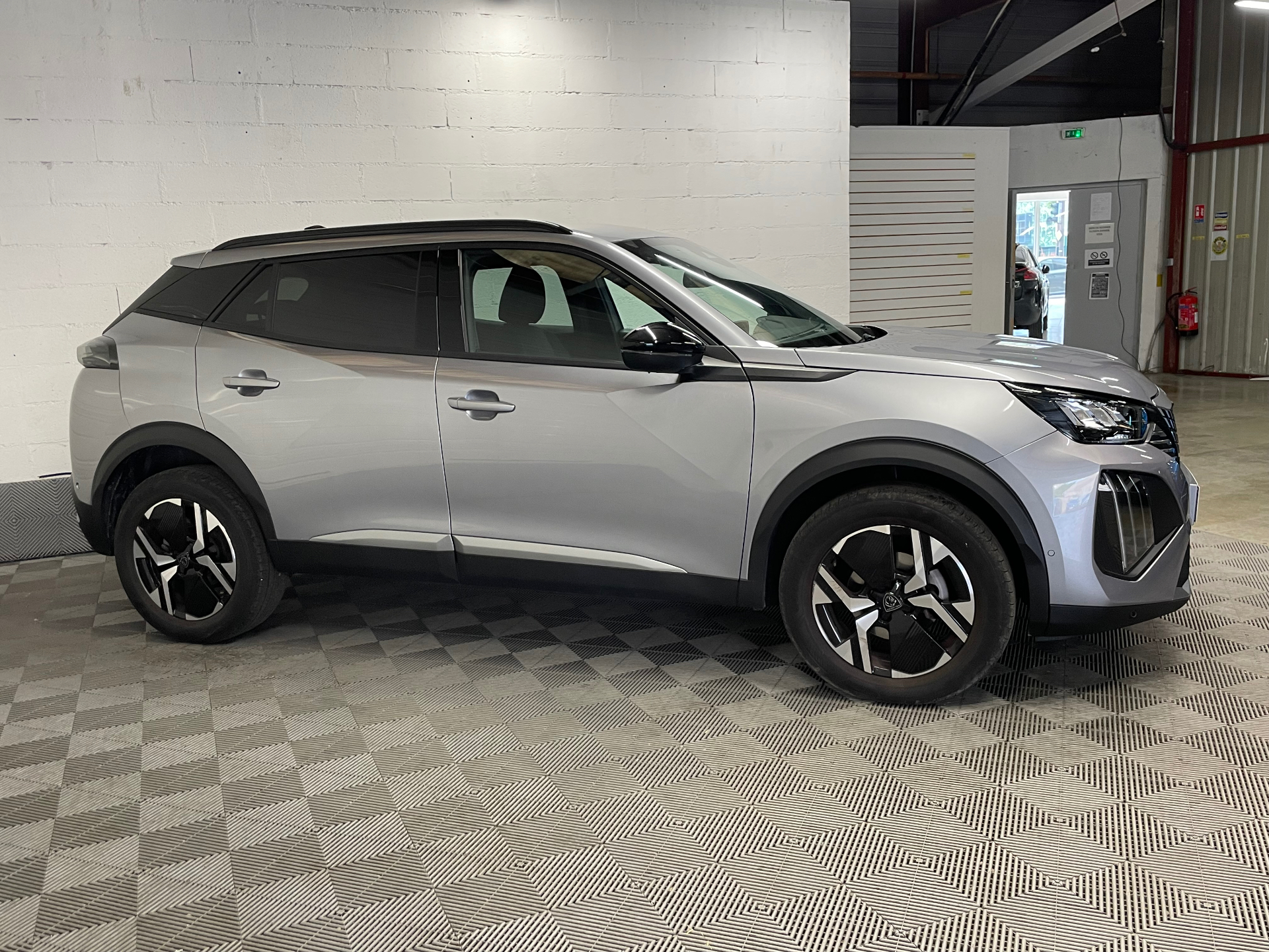PEUGEOT 2008 130 S&S EAT8 Allure