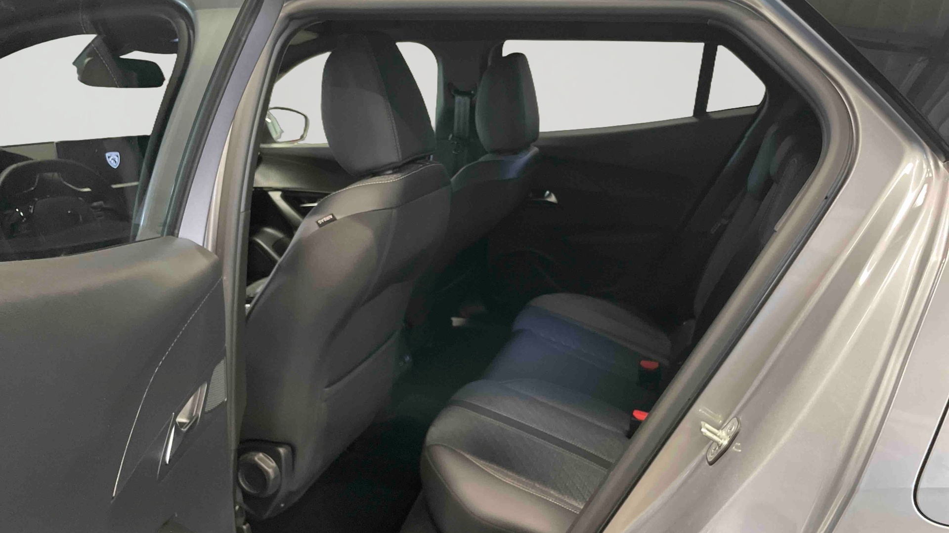 PEUGEOT 2008 Hybrid 145 e-DCS6 Allure