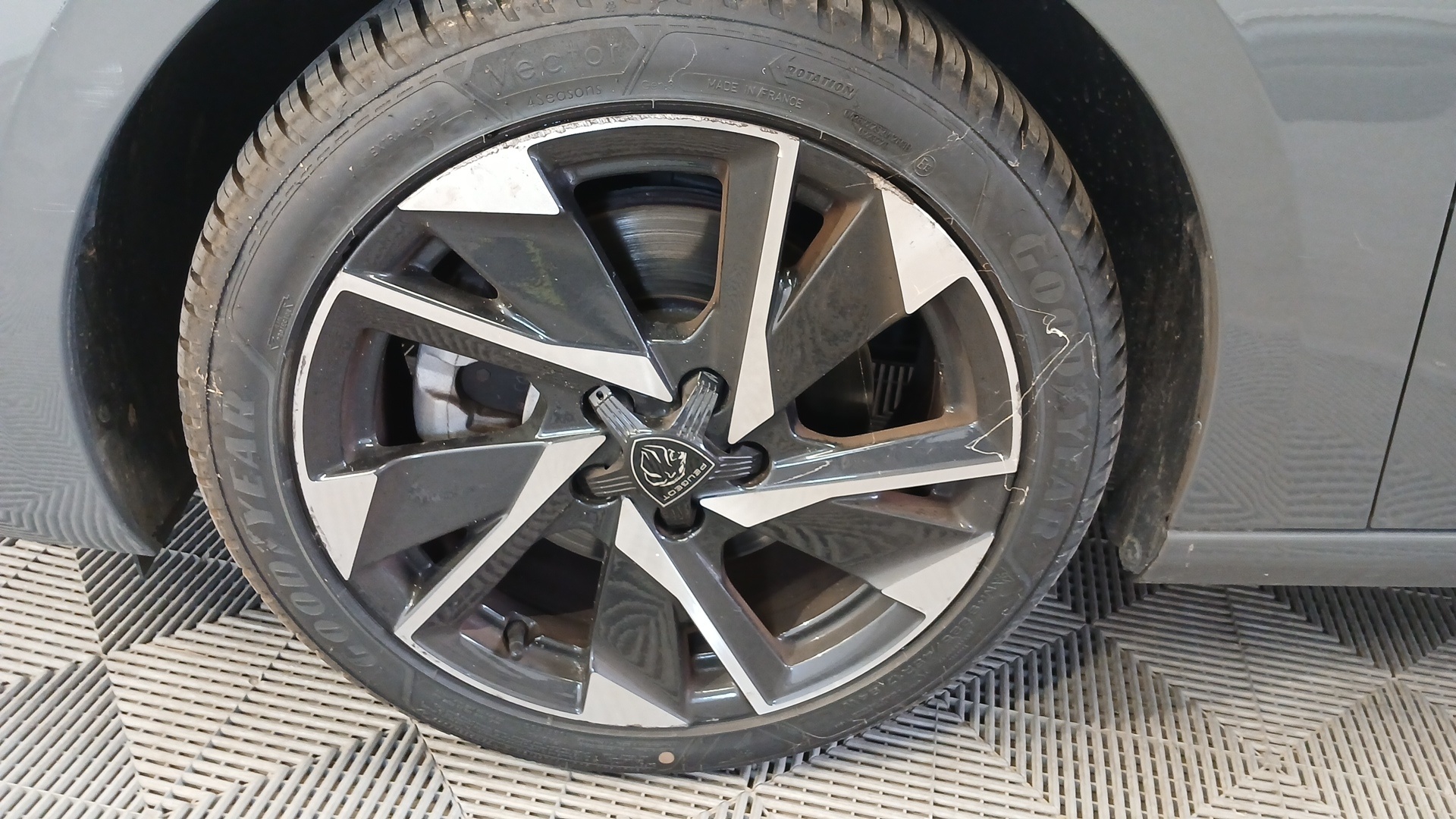 PEUGEOT 308 Allure BlueHDI 130 ch S&S EAT8 — expertise