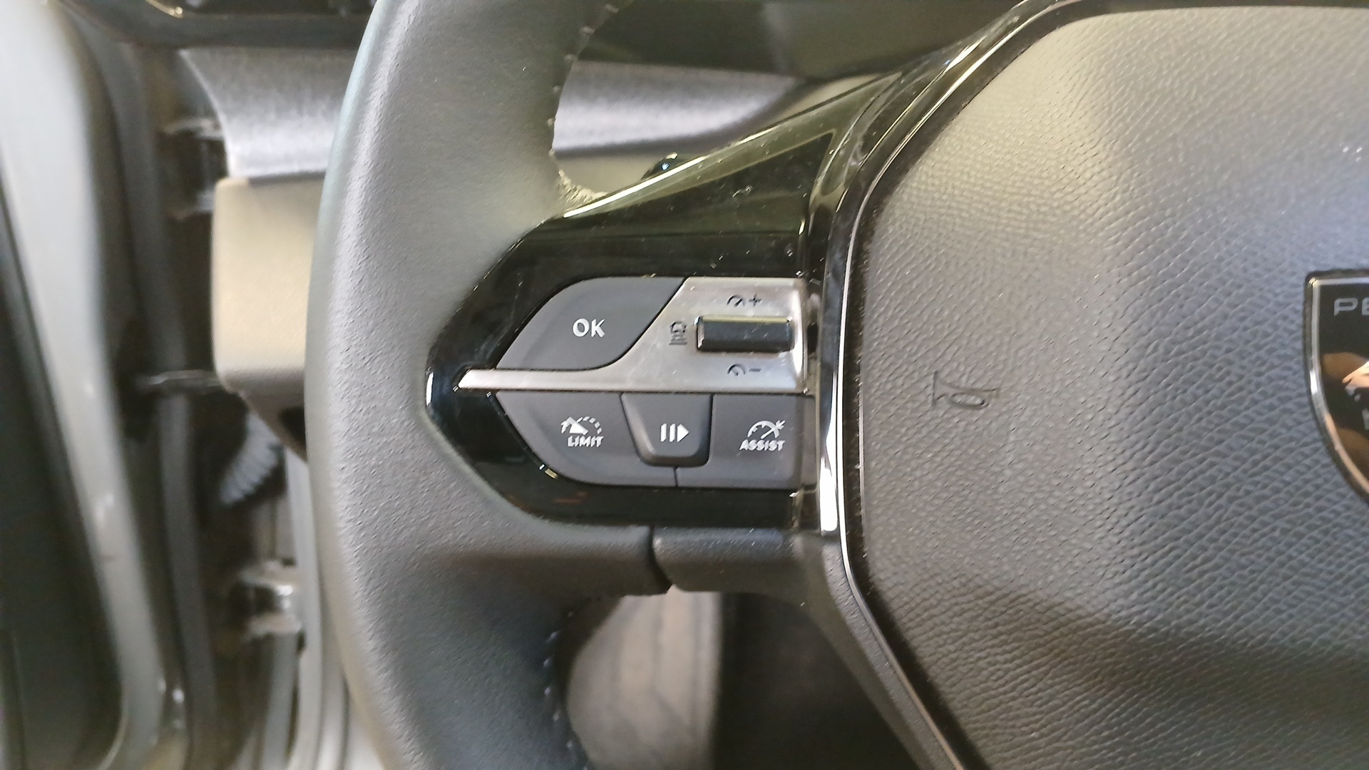 PEUGEOT 308 Allure BlueHDI 130 ch S&S EAT8
