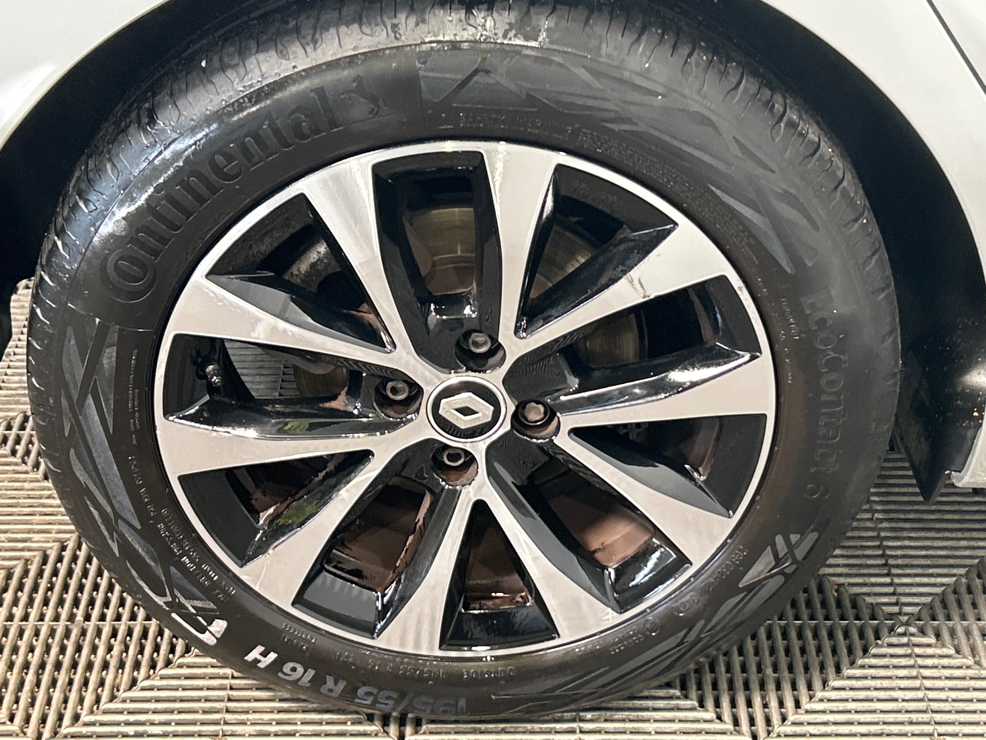 RENAULT CLIO V TCe 140 - 21N Intens — expertise