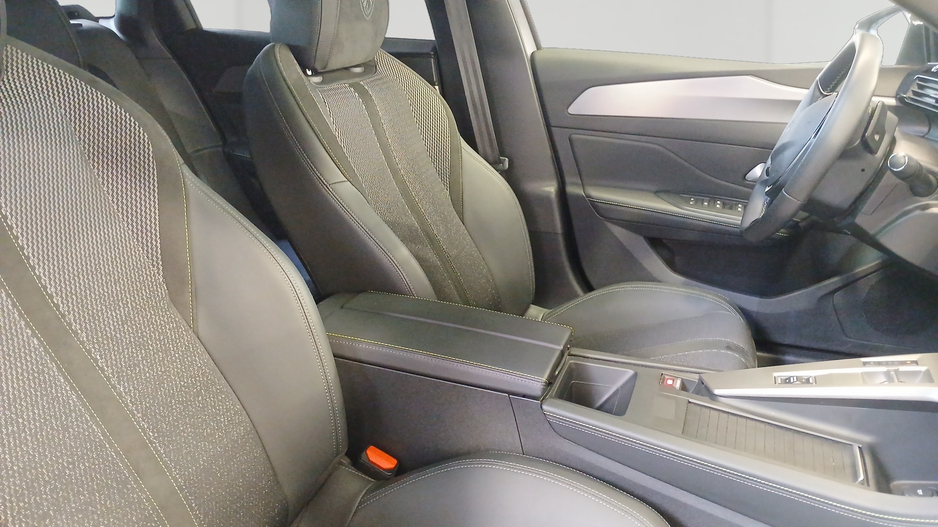 PEUGEOT 308 SW GT Hybrid 145 ch e-DCS6