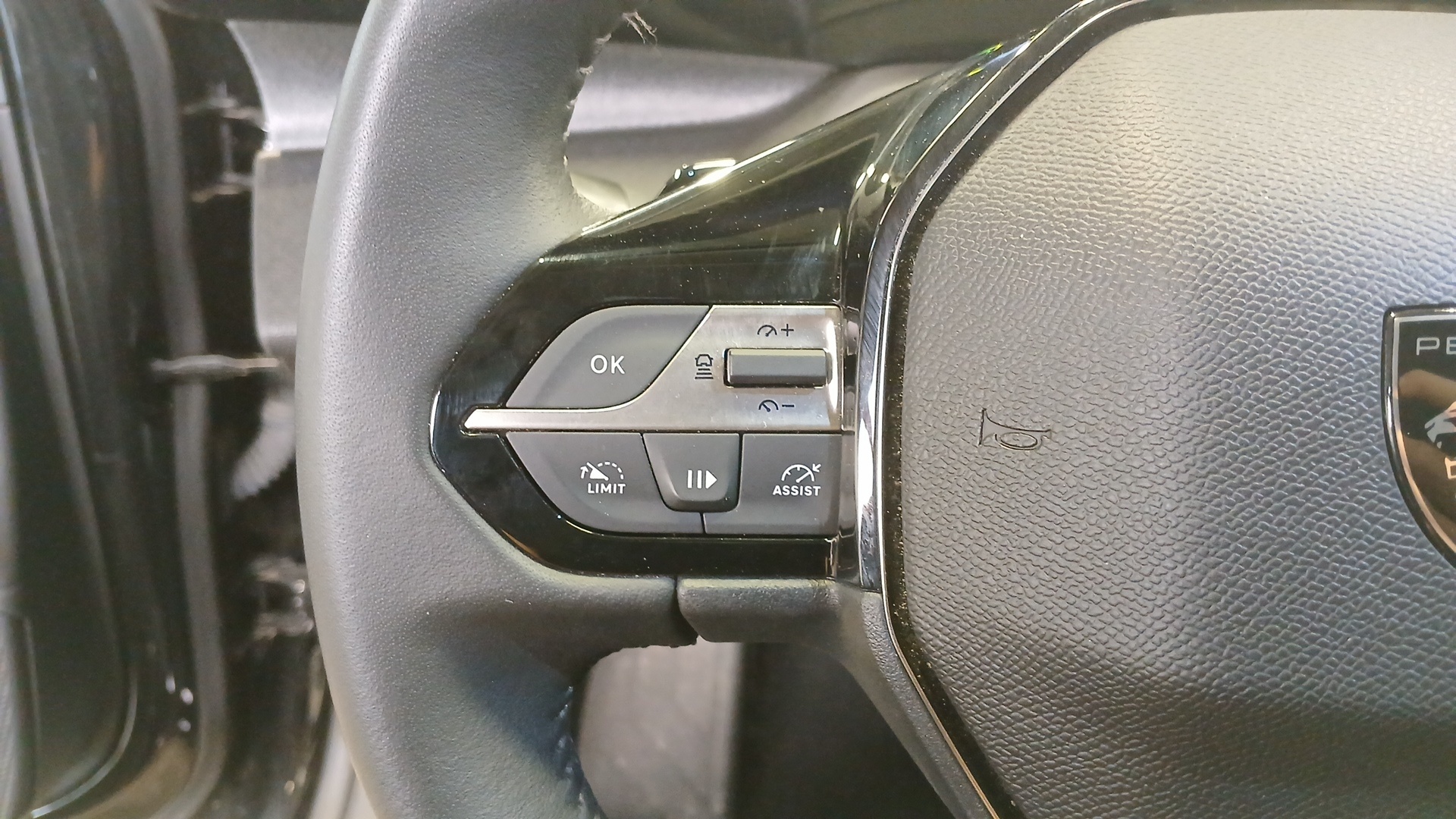PEUGEOT 308 Allure BlueHDI 130 ch S&S EAT8