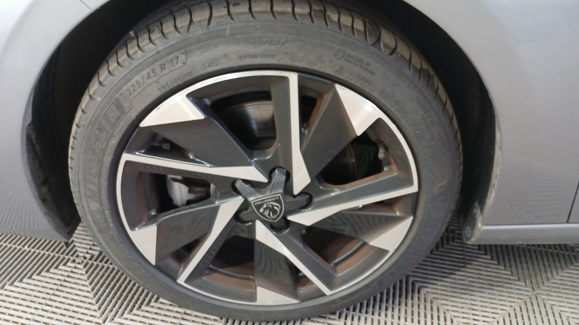 PEUGEOT 308 Allure BlueHDI 130 ch S&S EAT8 — expertise