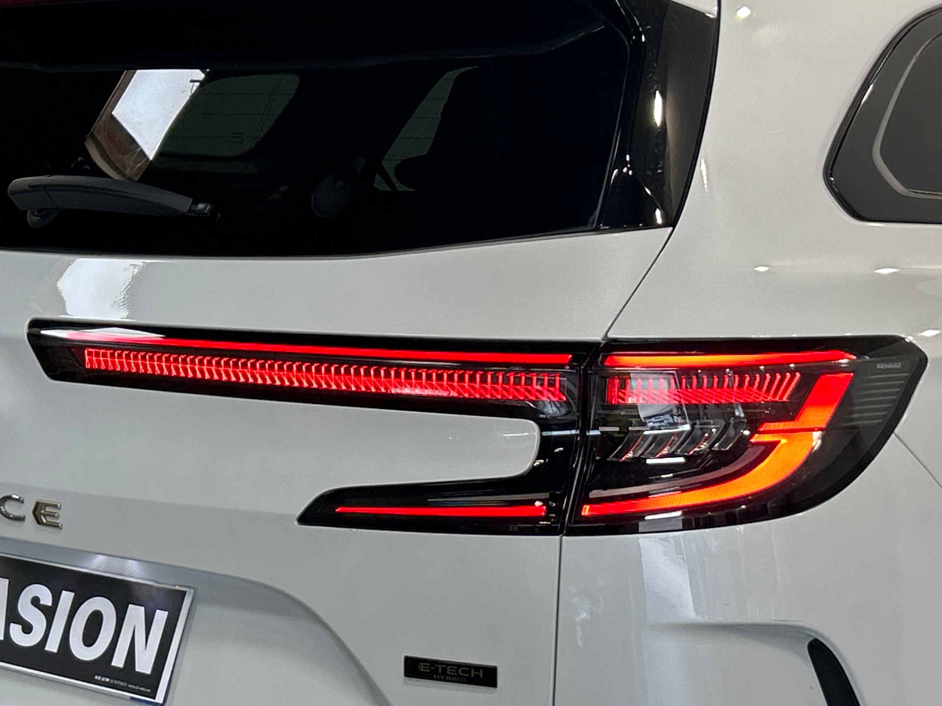 RENAULT ESPACE VI E-Tech hybrid 200 Iconic