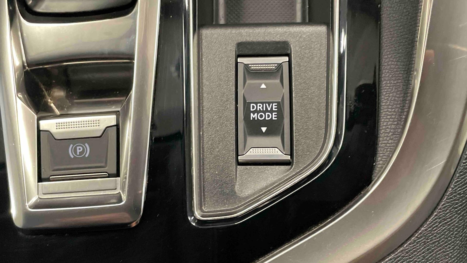 PEUGEOT 3008 BlueHDi 130ch S&S EAT8 Allure Pack