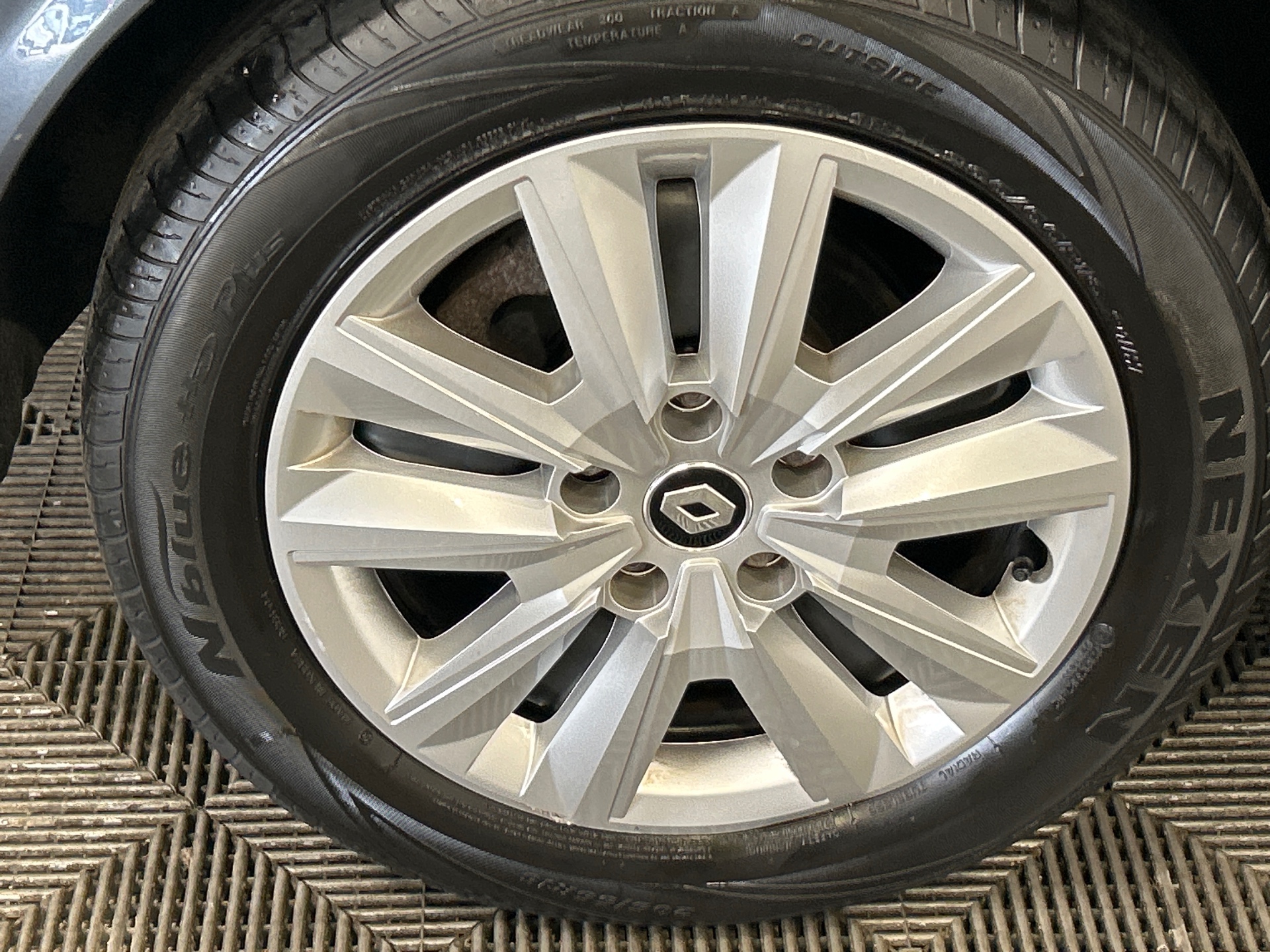 RENAULT MEGANE IV BERLINE Business Blue dCi 115 EDC — expertise