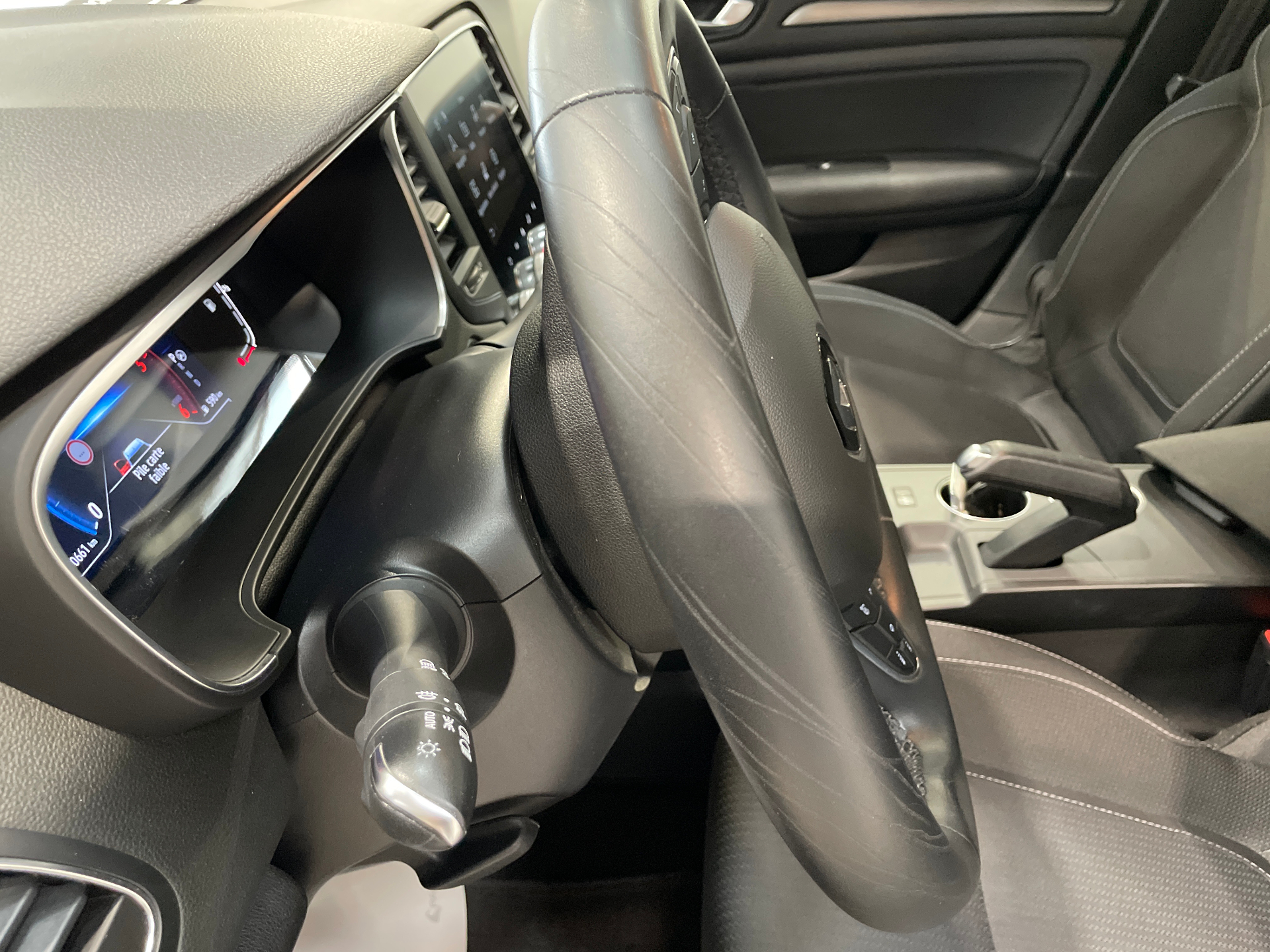 RENAULT MEGANE IV ESTATE Blue dCi 115 EDC Business — expertise