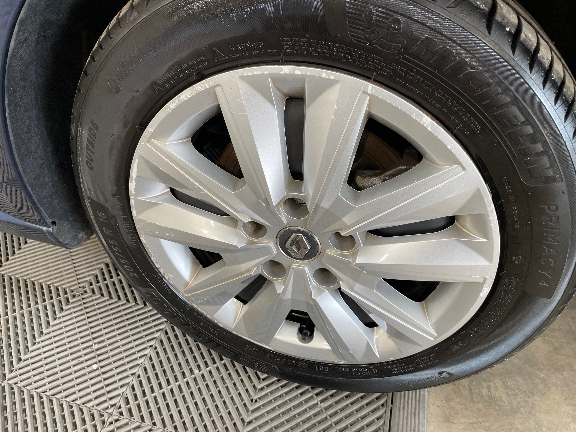 RENAULT MEGANE IV ESTATE Blue dCi 115 EDC Business — expertise