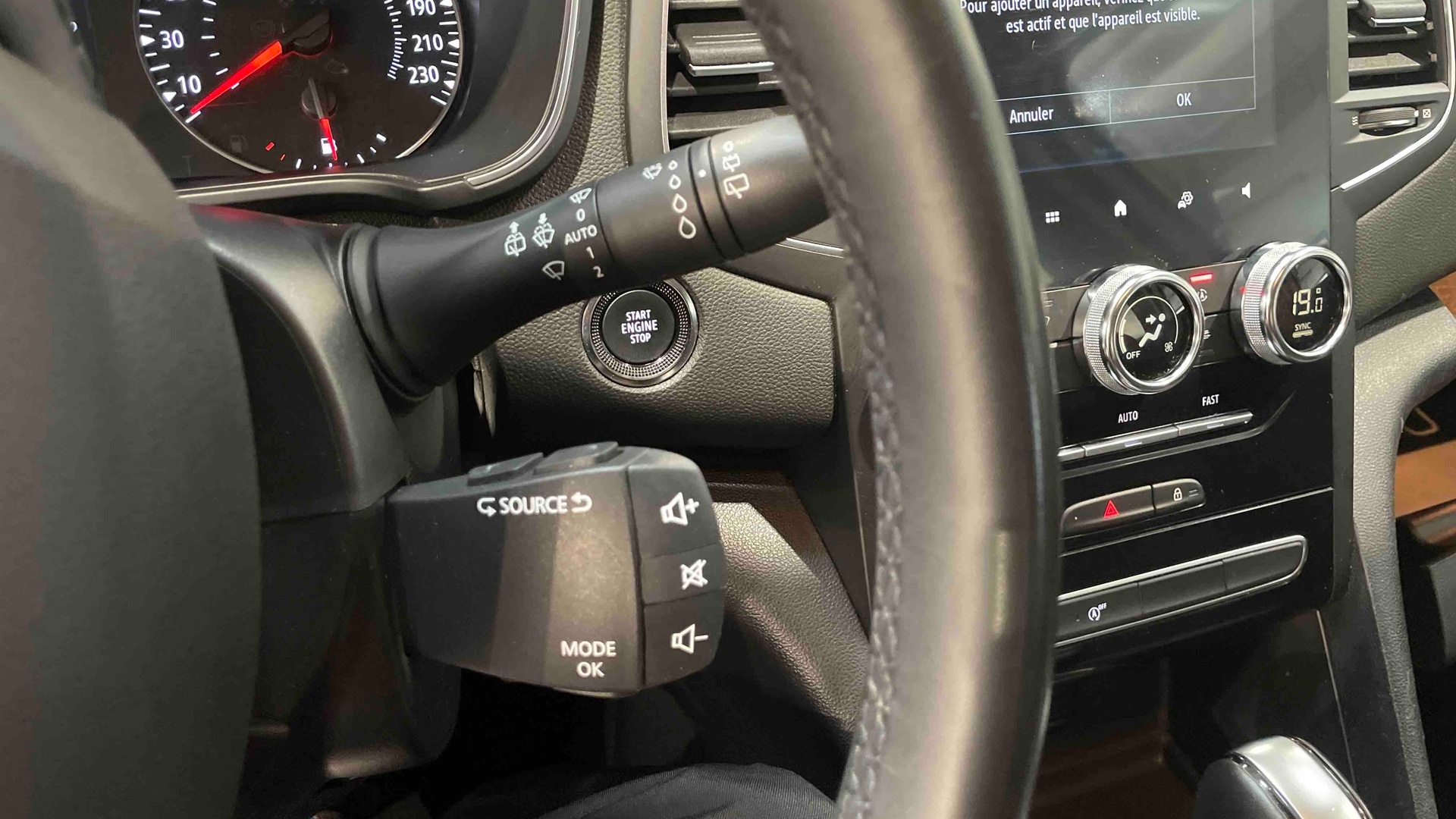 RENAULT MEGANE IV BERLINE Blue dCi 115 EDC Evolution