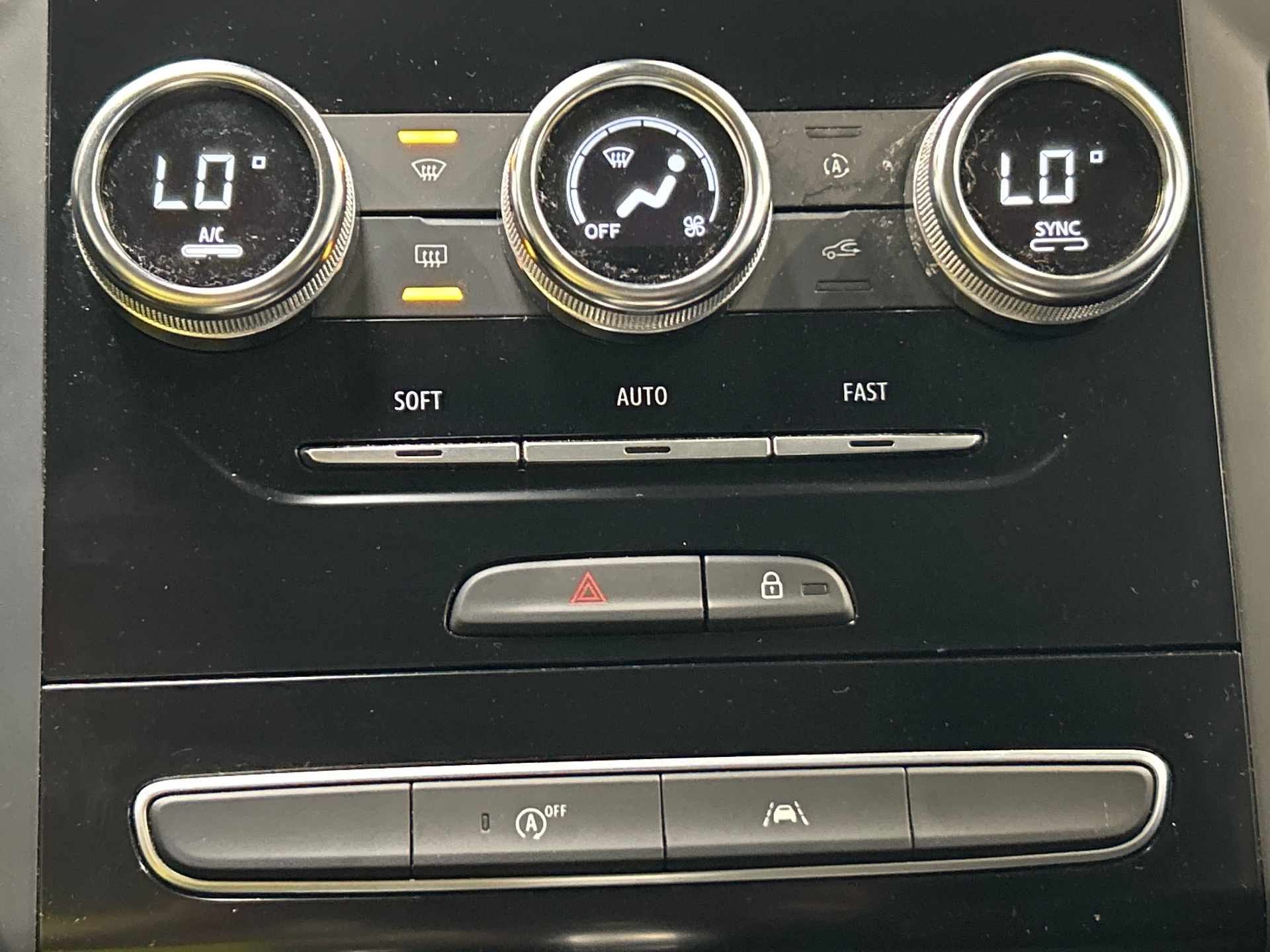 RENAULT MEGANE IV BERLINE Business Blue dCi 115 EDC