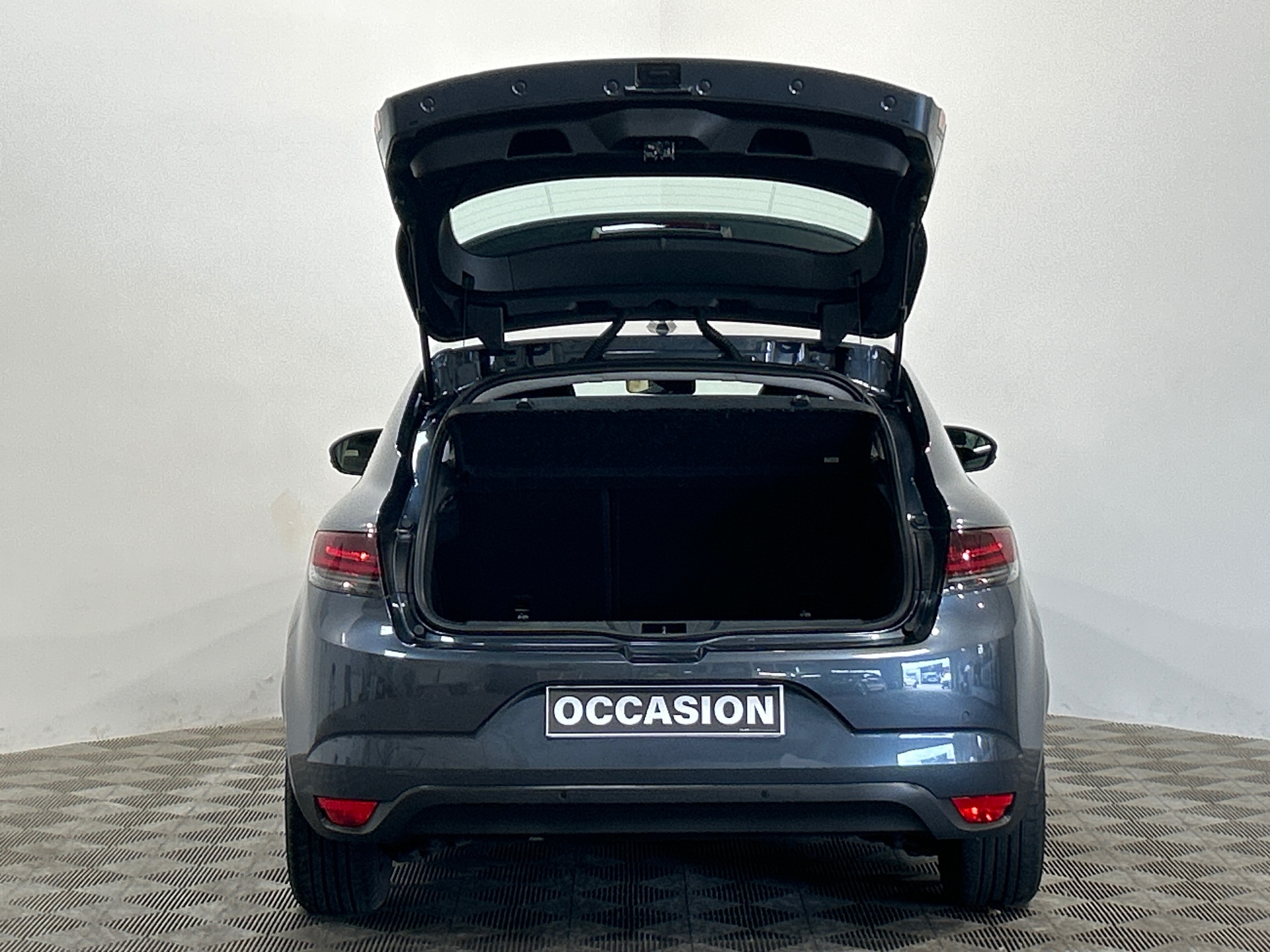 RENAULT MEGANE IV BERLINE Business Blue dCi 115 EDC