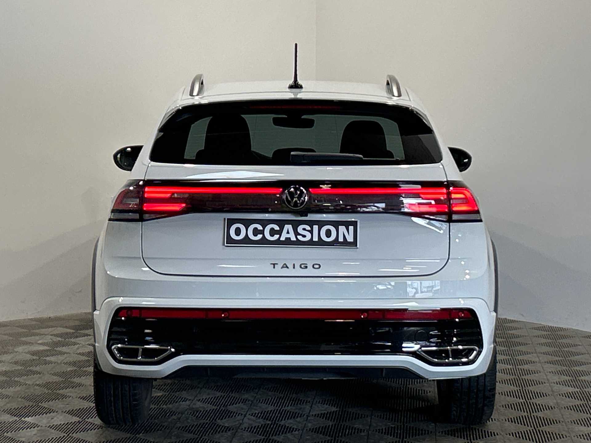 VOLKSWAGEN TAIGO R-Line Edition 1.0 TSI 116 DSG