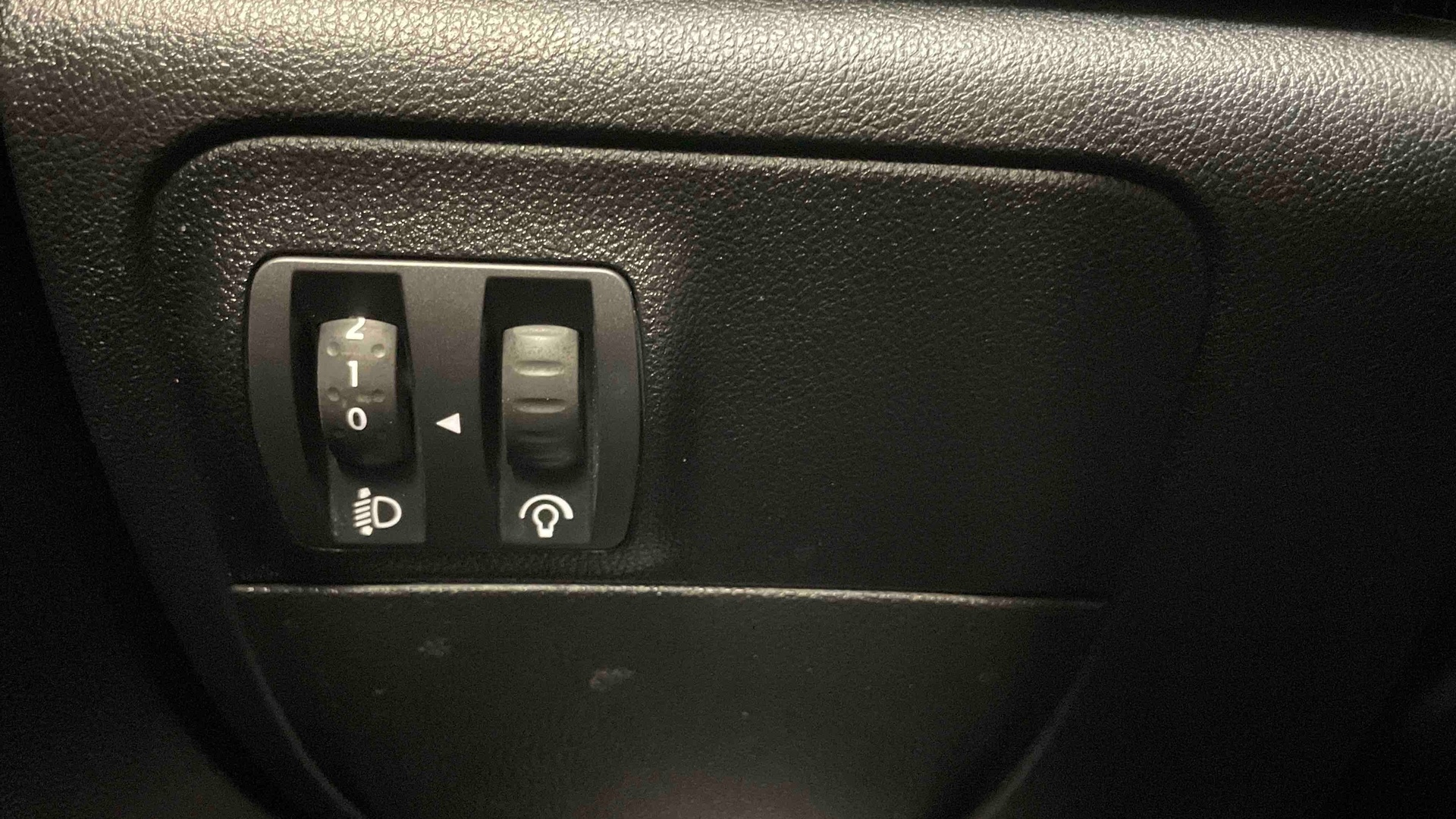 RENAULT MEGANE IV BERLINE Blue dCi 115 EDC - 21N Intens