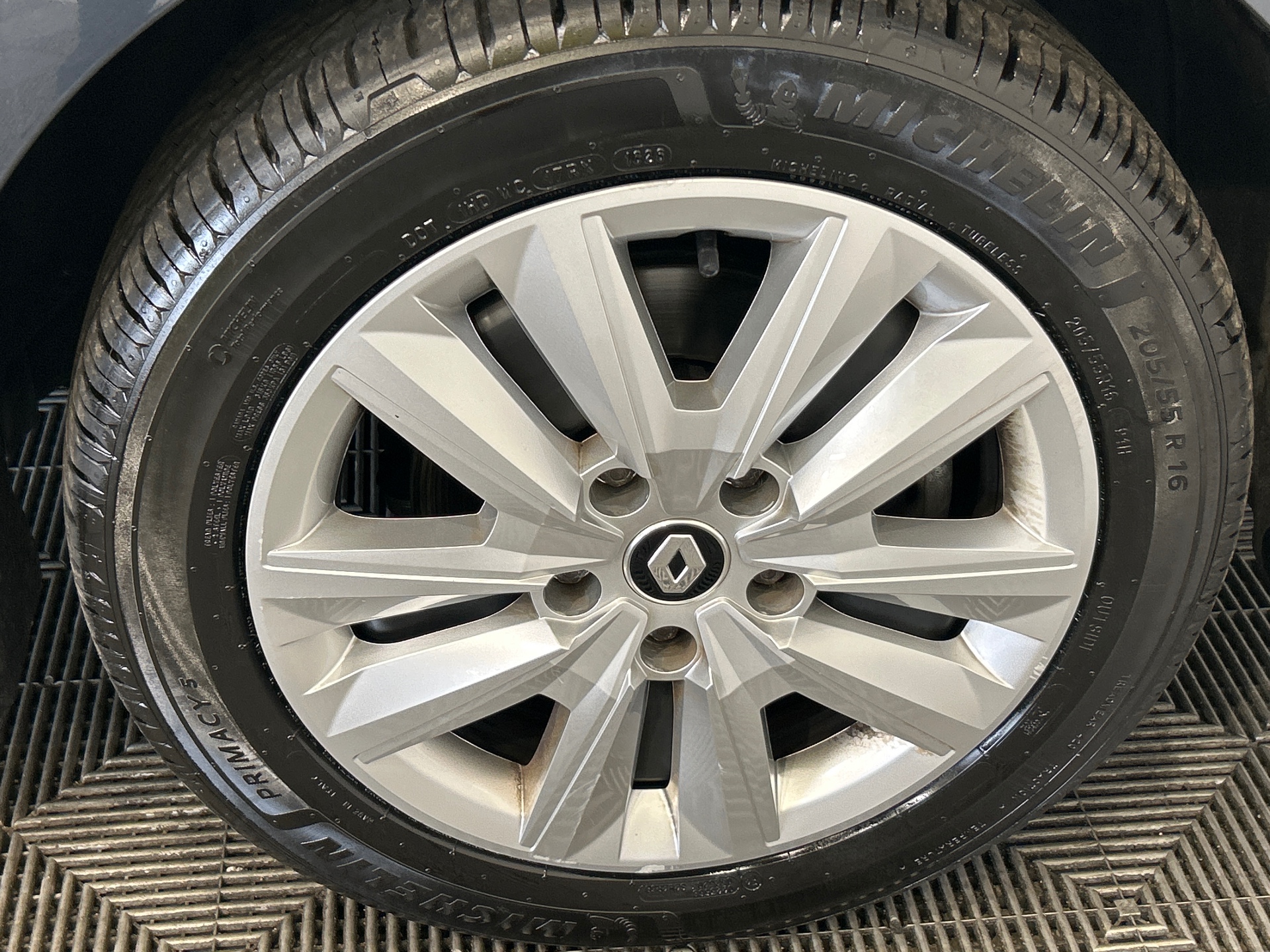 RENAULT MEGANE IV BERLINE Business Blue dCi 115 EDC — expertise