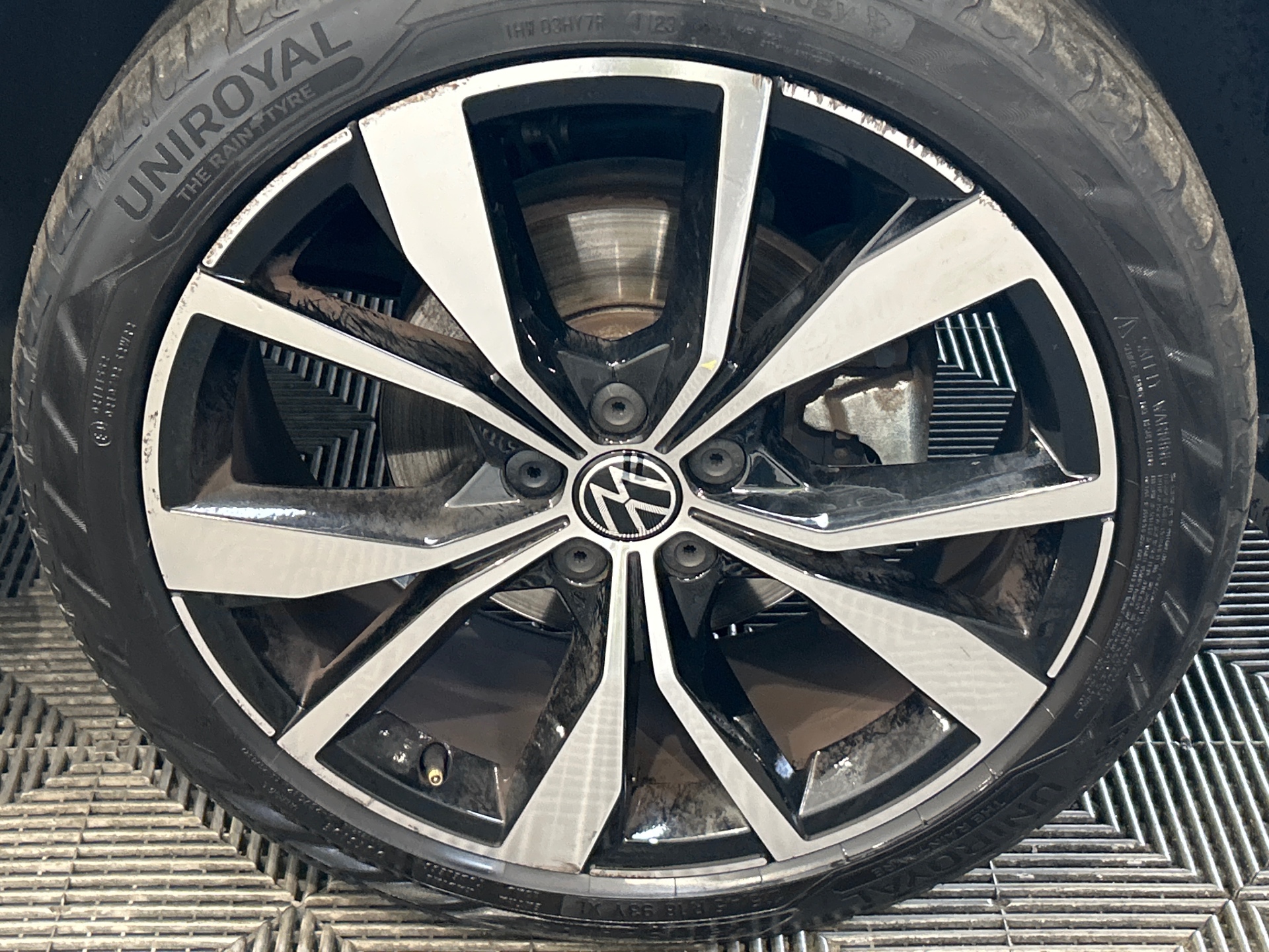 VOLKSWAGEN TAIGO R-Line Edition 1.0 TSI 116 DSG — expertise