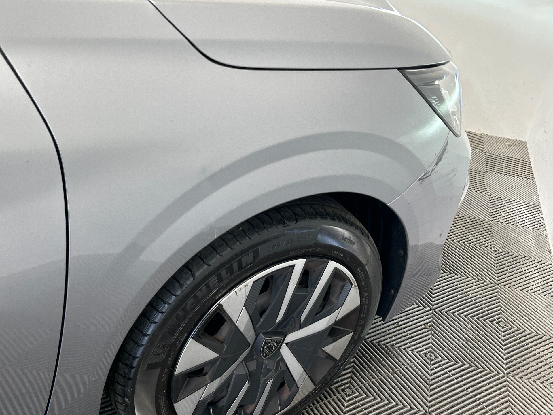 PEUGEOT 208 Style 100 ch BVM6 — expertise