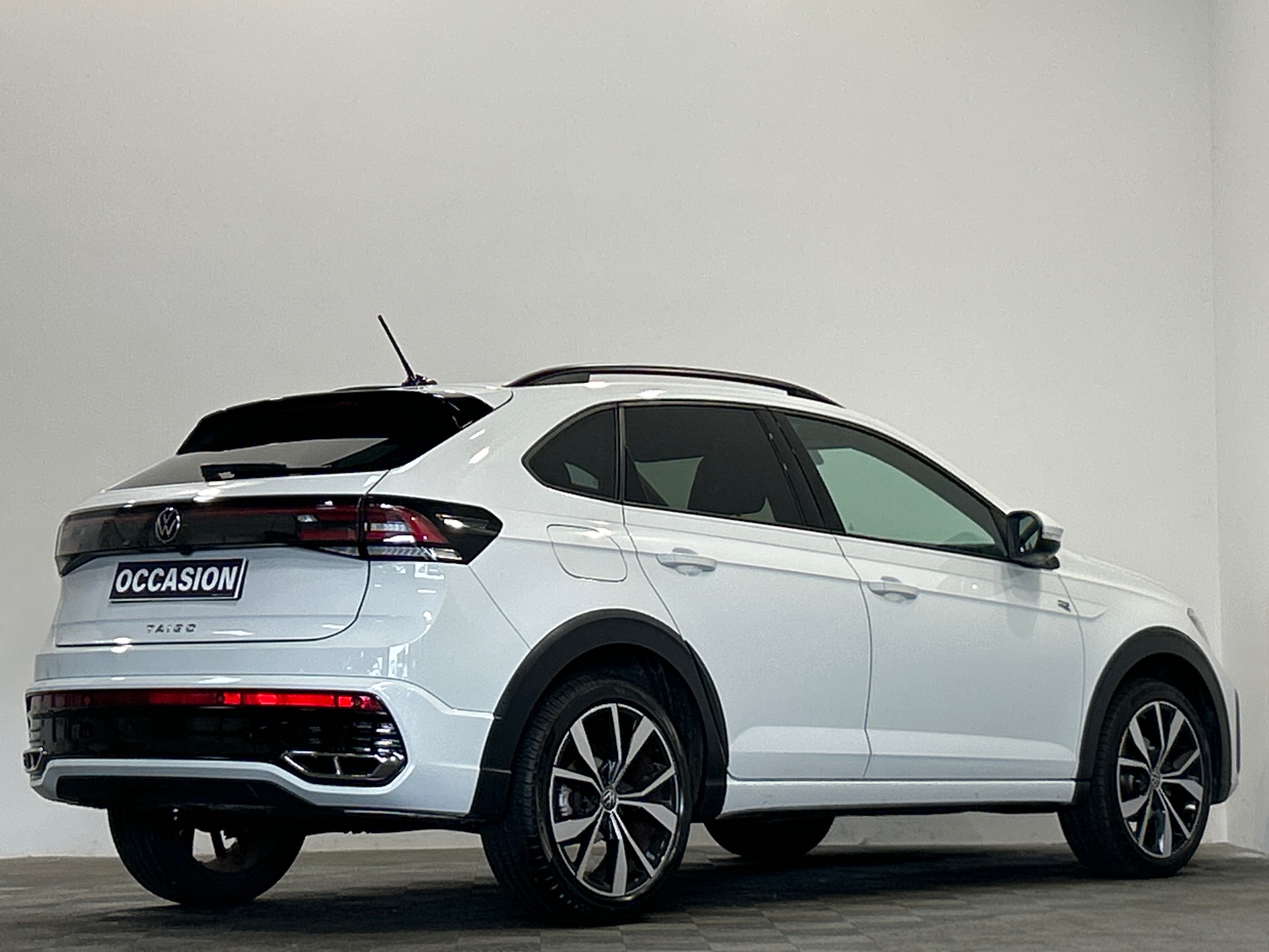 VOLKSWAGEN TAIGO R-Line Edition 1.0 TSI 116 DSG