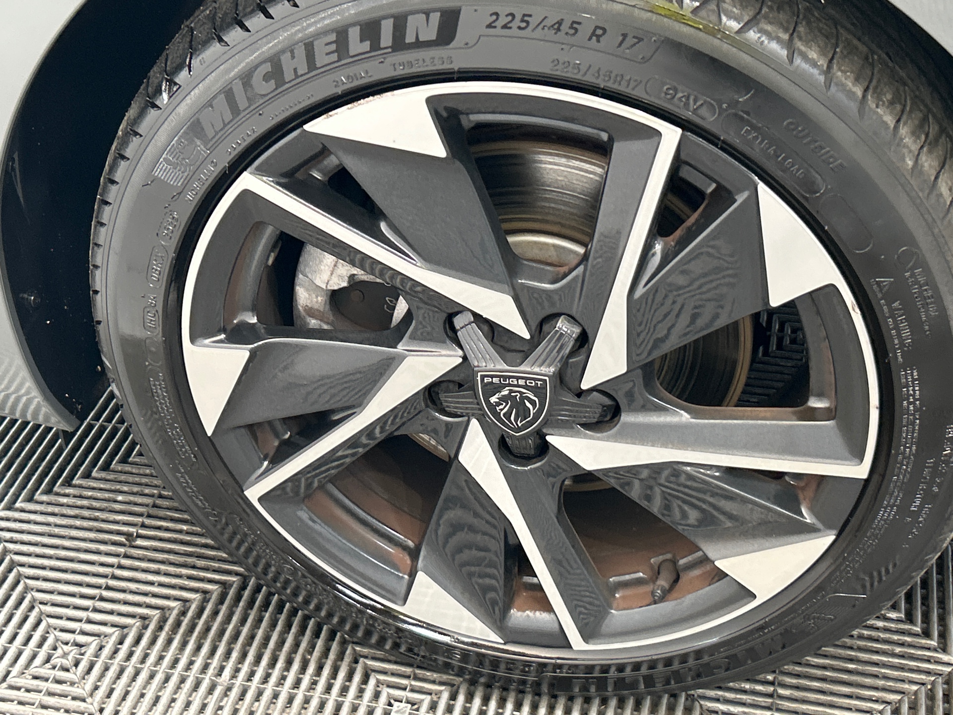 PEUGEOT 308 Allure BlueHDI 130 ch S&S EAT8 — expertise
