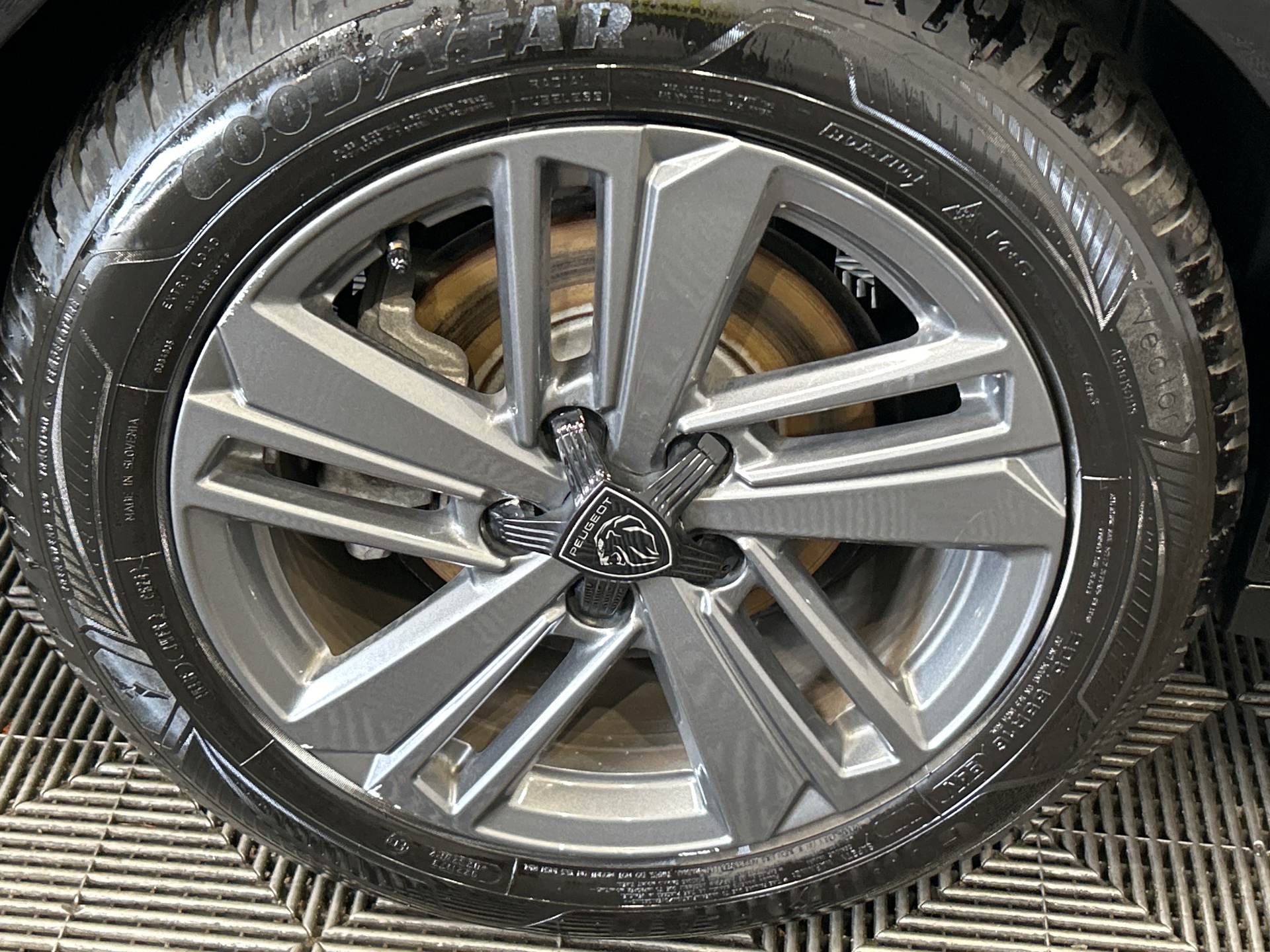 PEUGEOT 308 Berline Allure 130 ch S&S BVM6 — expertise