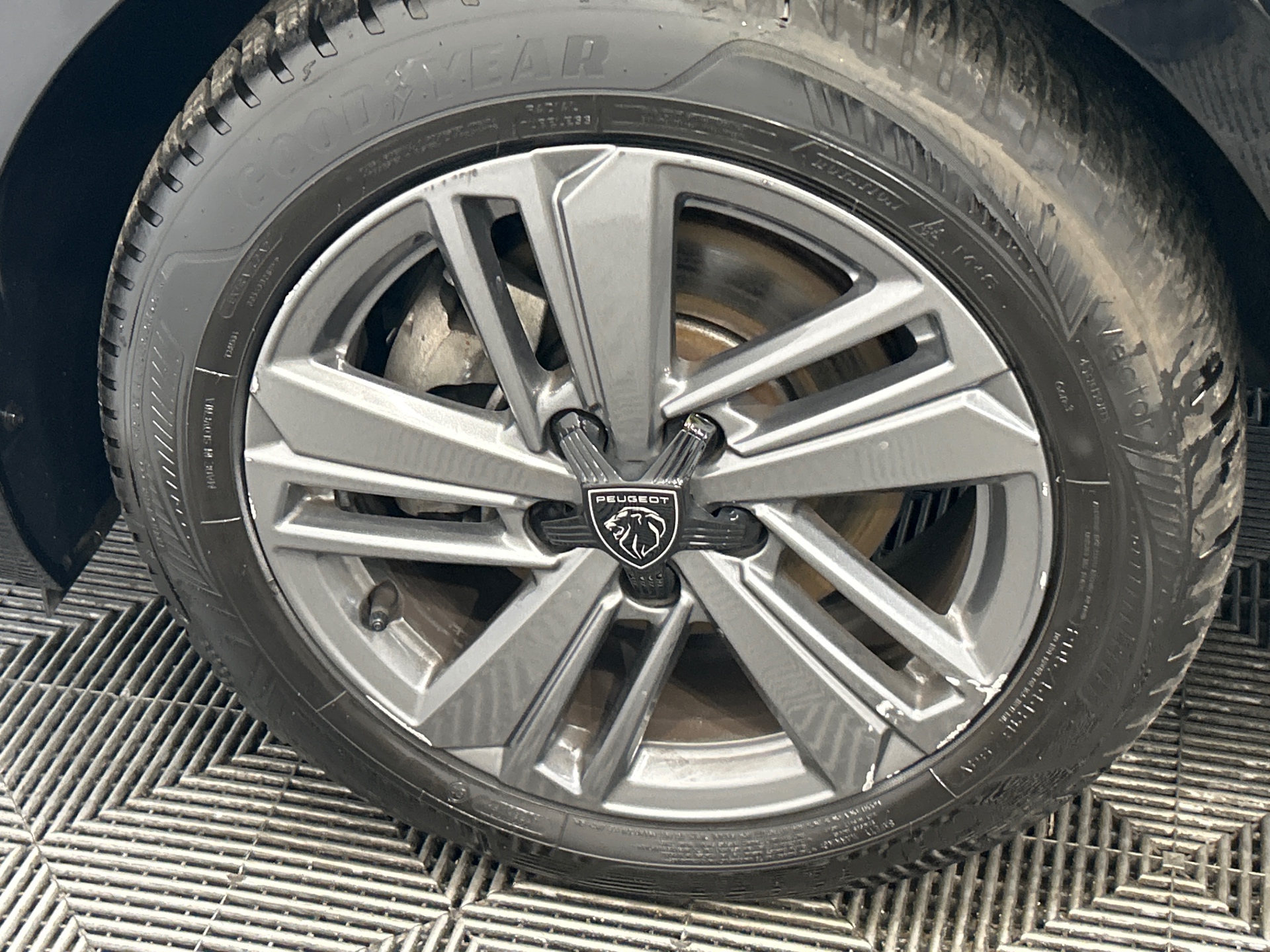 PEUGEOT 308 Berline Allure 130 ch S&S BVM6 — expertise