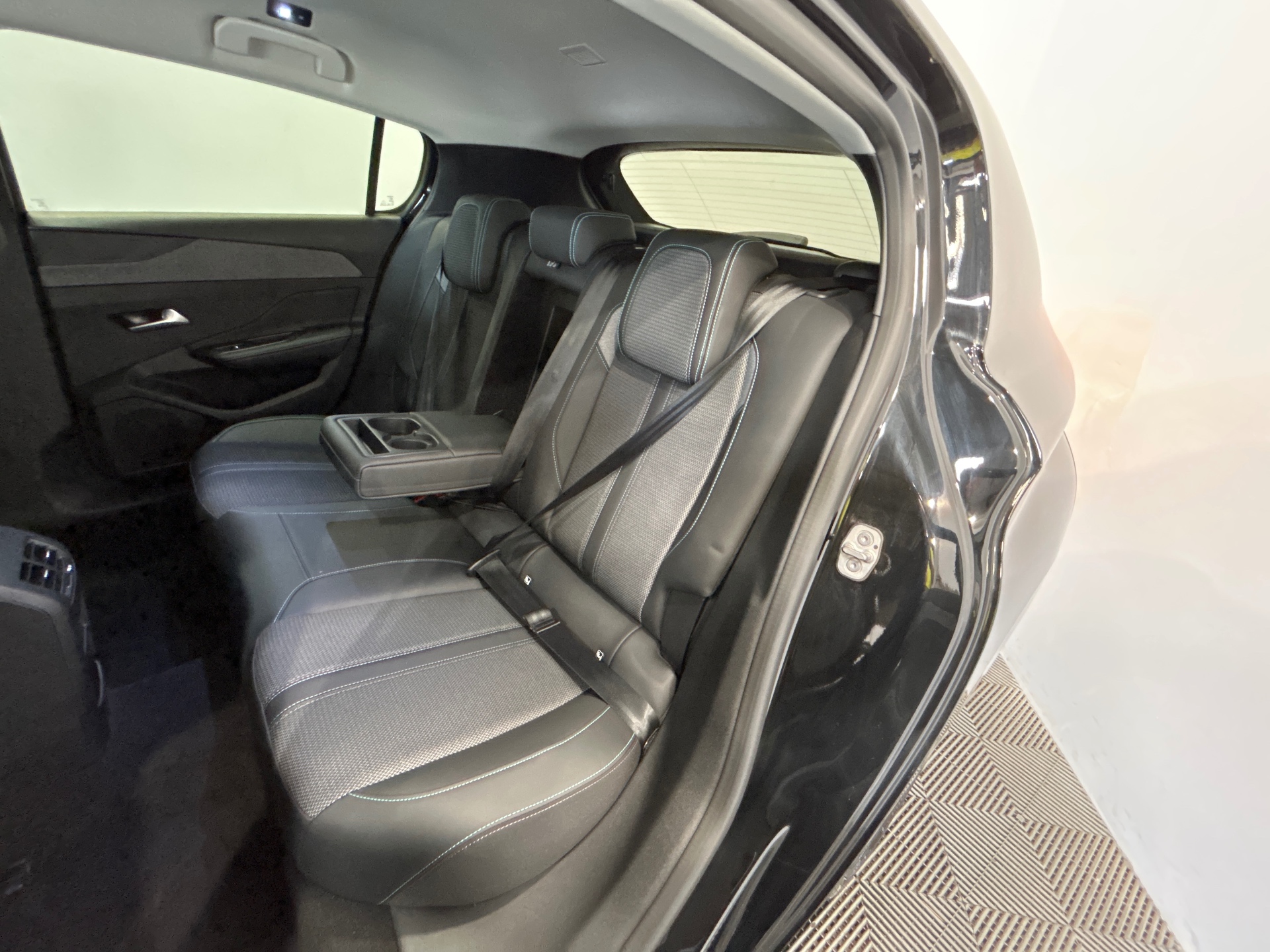 PEUGEOT 308 Berline Allure 130 ch S&S BVM6
