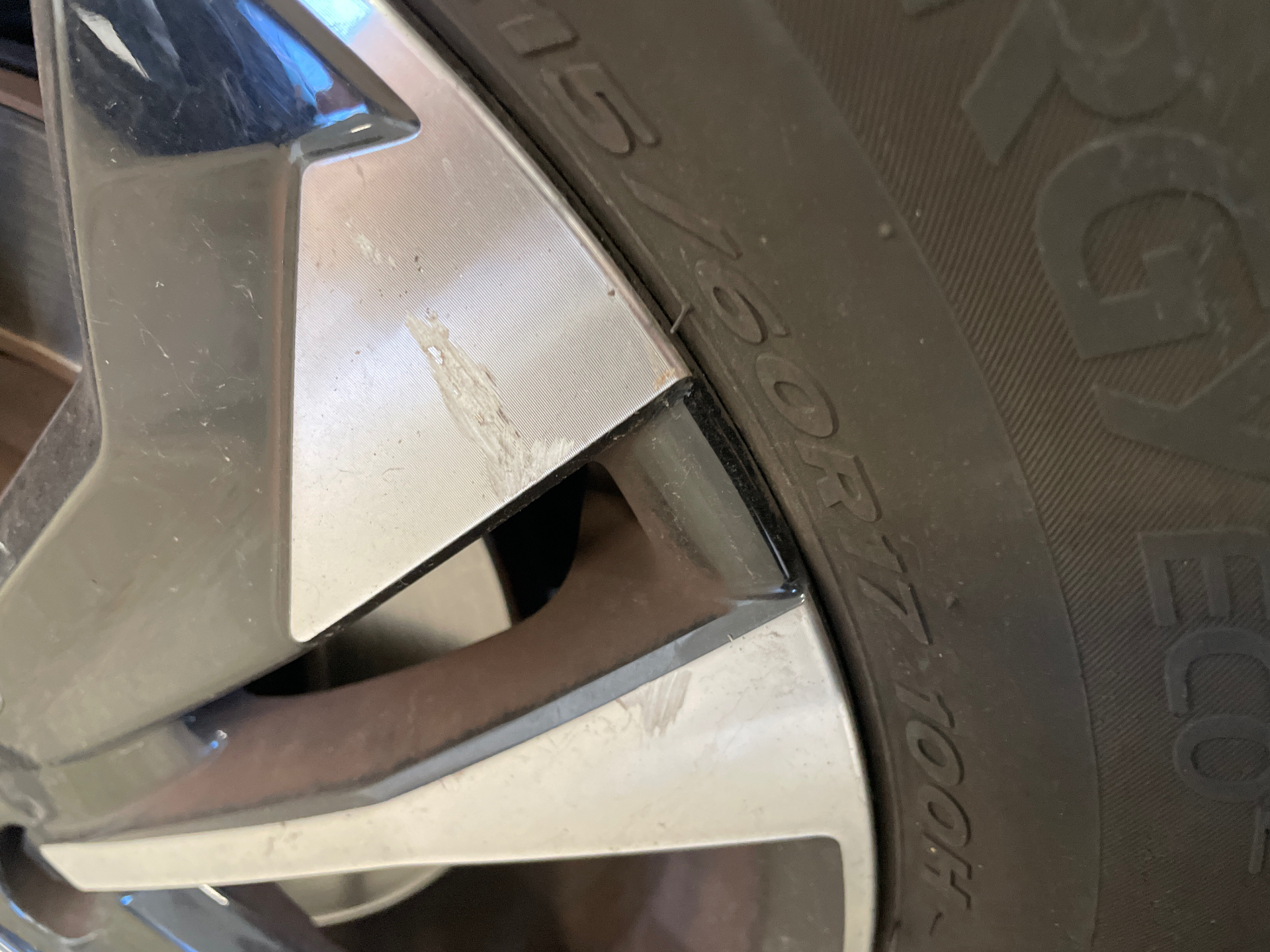 PEUGEOT 2008 BlueHDi 130 S&S EAT8 Allure — expertise