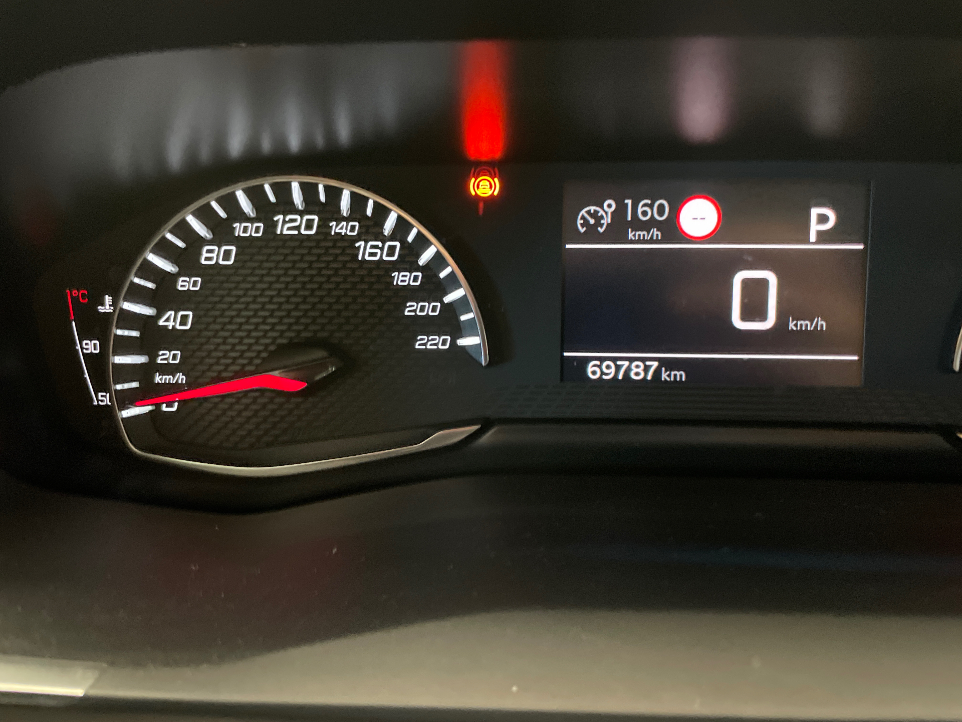 PEUGEOT 2008 BlueHDi 130 S&S EAT8 Allure — expertise
