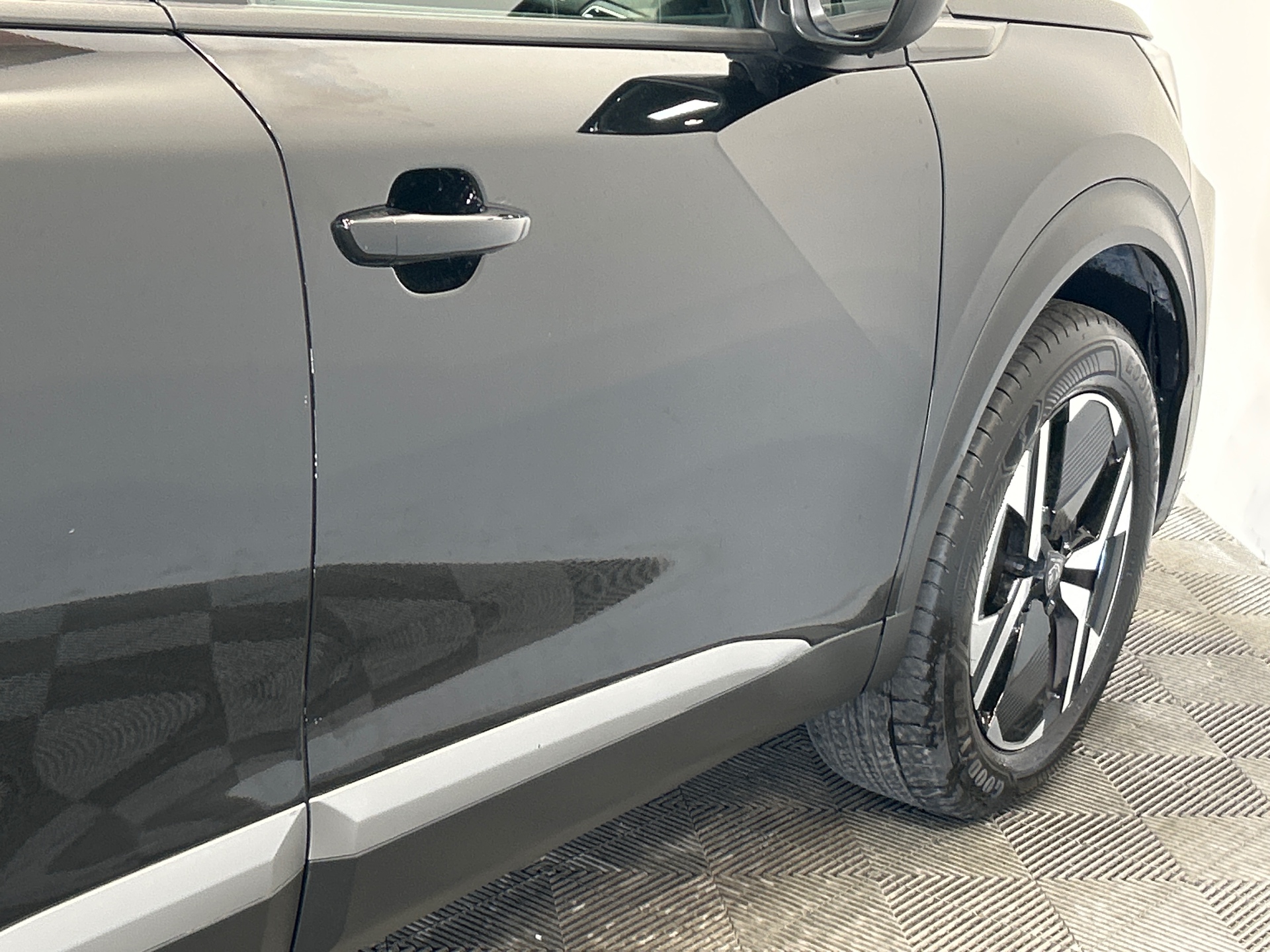 PEUGEOT 2008 Allure 130 ch S&S EAT8 — expertise