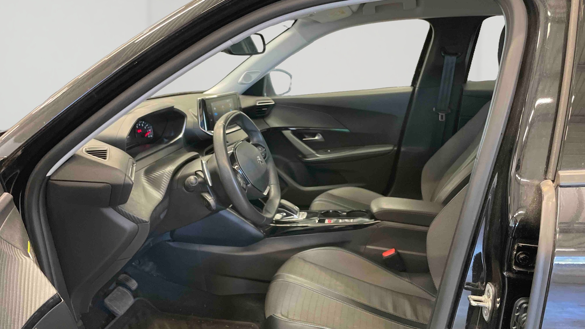 PEUGEOT 2008 BlueHDi 130 S&S EAT8 Allure