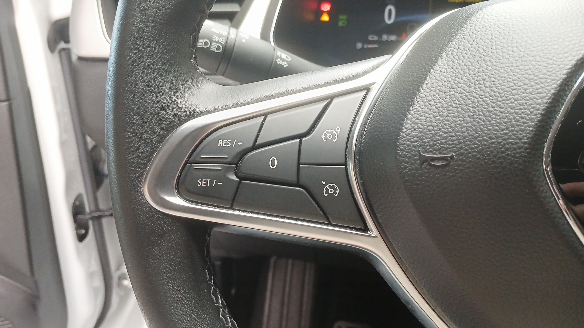 RENAULT CAPTUR techno fast track E-Tech hybride 145