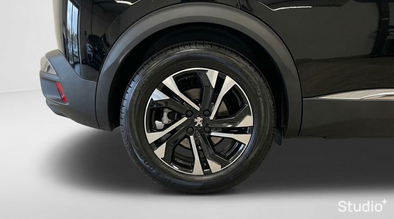 PEUGEOT 2008 BlueHDi 130 S&S EAT8 Allure