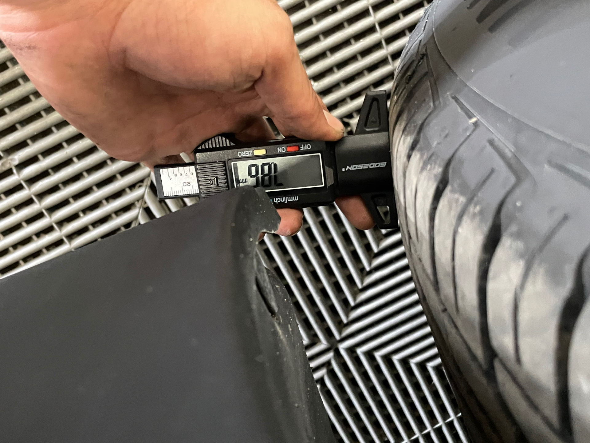 PEUGEOT 408 Hybrid 145 e-DCS6 Allure — expertise