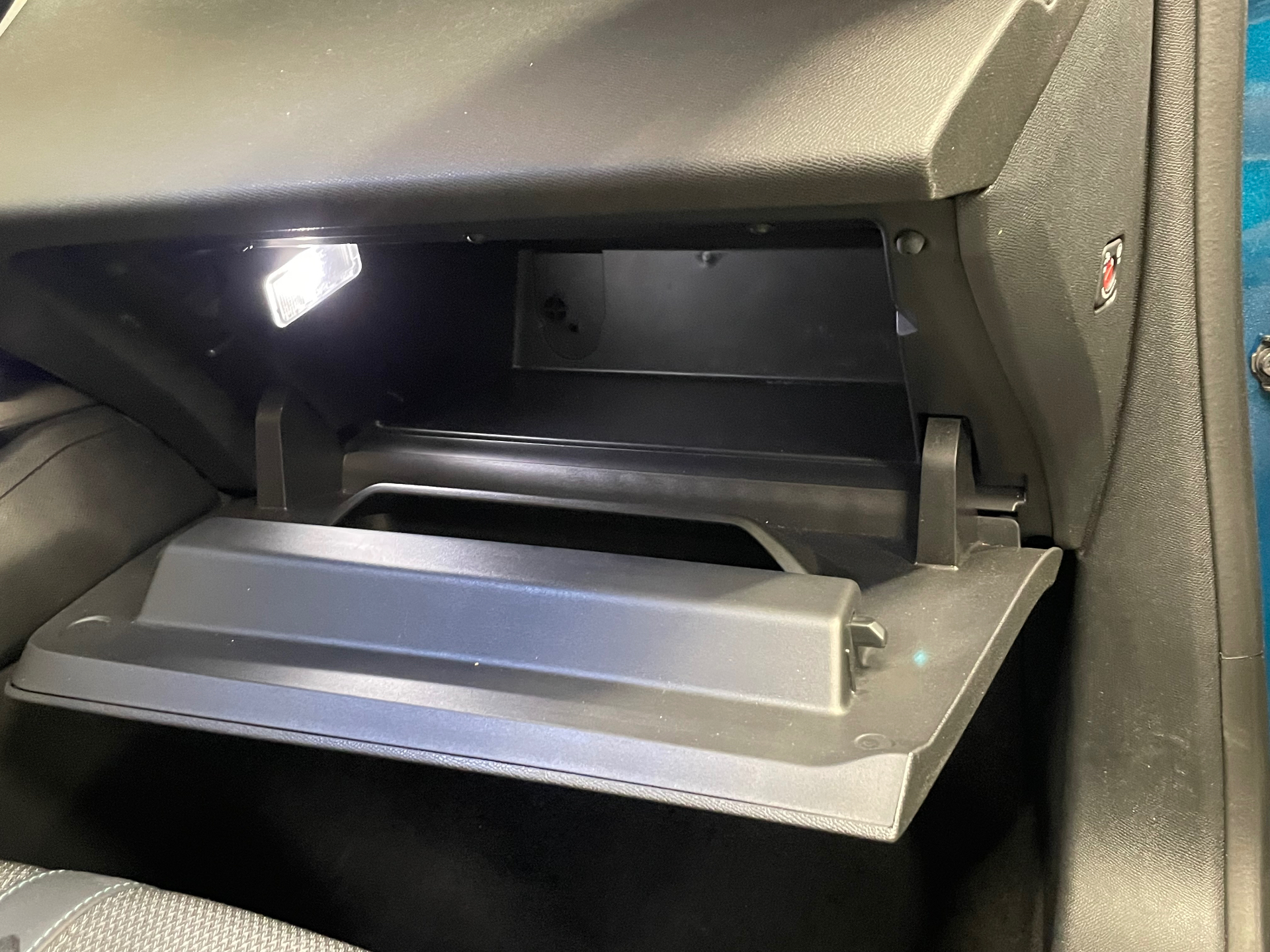 PEUGEOT 408 Hybrid 145 e-DCS6 Allure