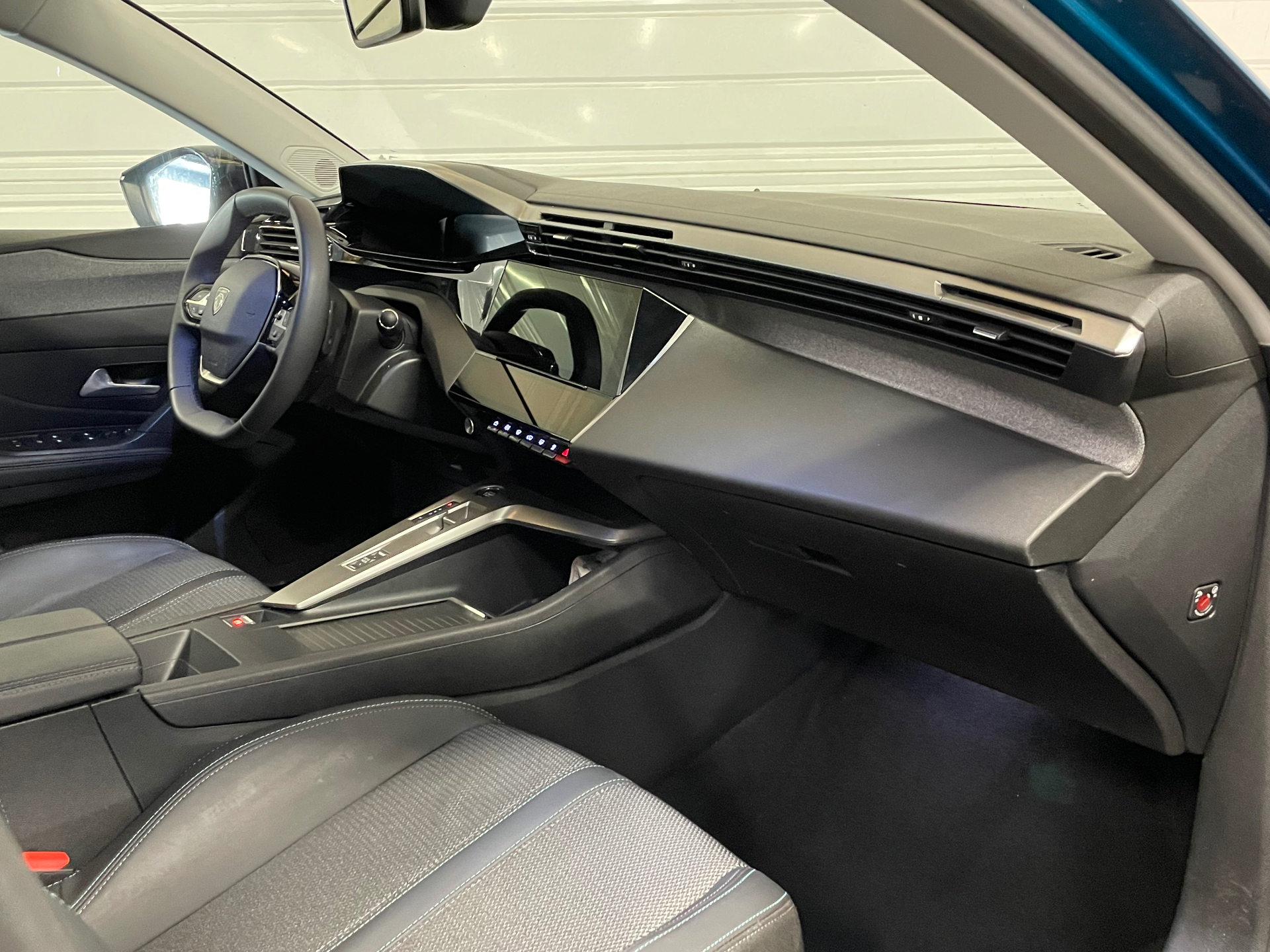 PEUGEOT 408 Hybrid 145 e-DCS6 Allure