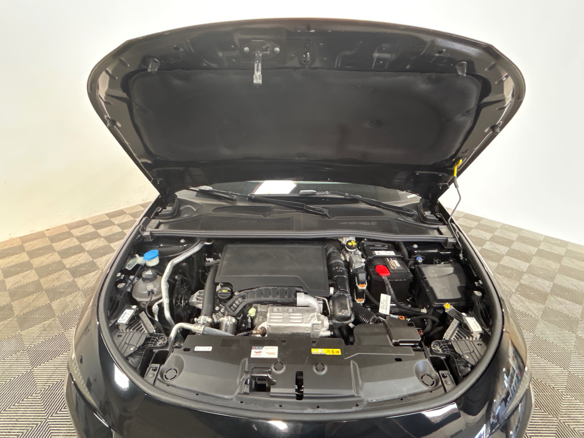 PEUGEOT 308 Berline Allure 130 ch S&S BVM6 — expertise
