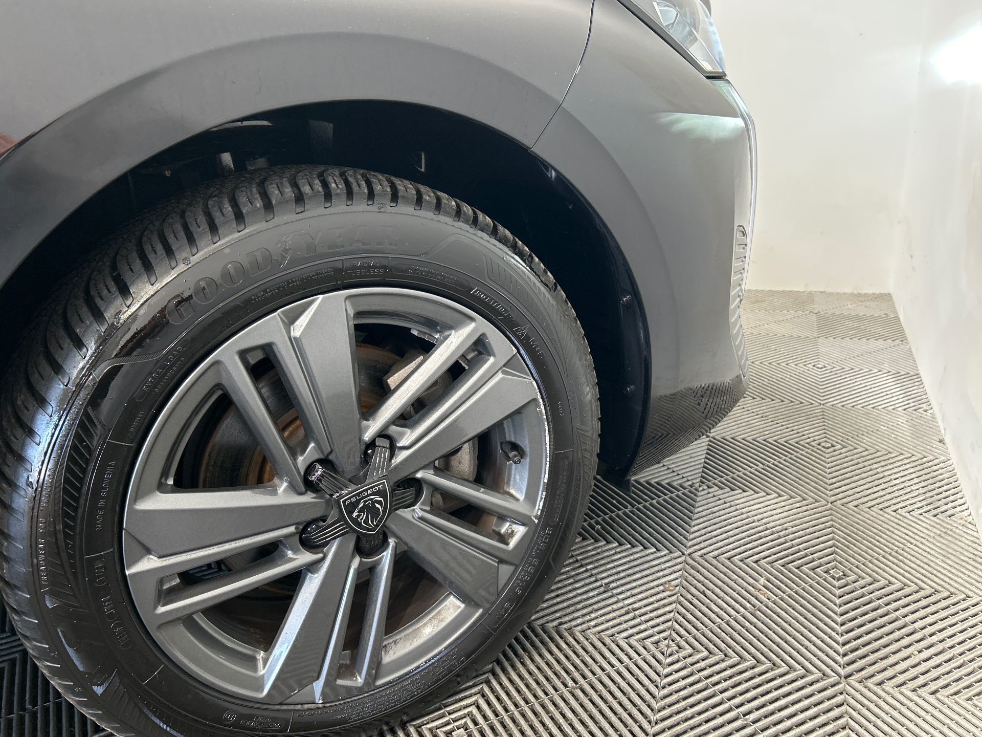 PEUGEOT 308 Berline Allure 130 ch S&S BVM6 — expertise