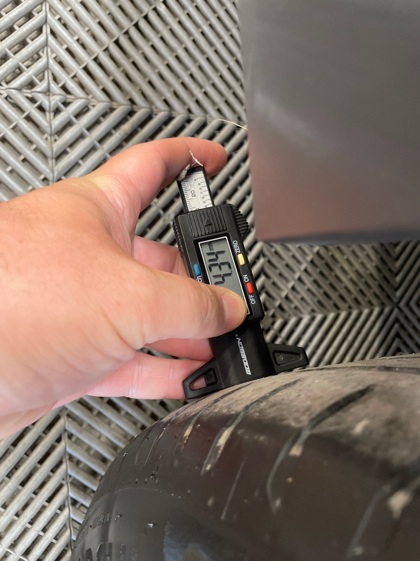 PEUGEOT 2008 Hybrid 145 e-DCS6 Allure — expertise