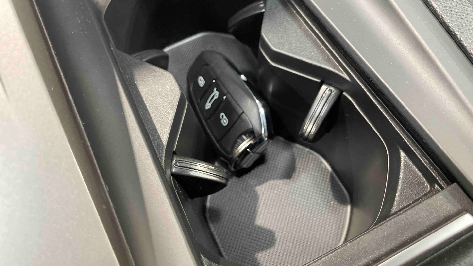 PEUGEOT 308 BlueHDi 130ch S&S EAT8 Allure - 5P