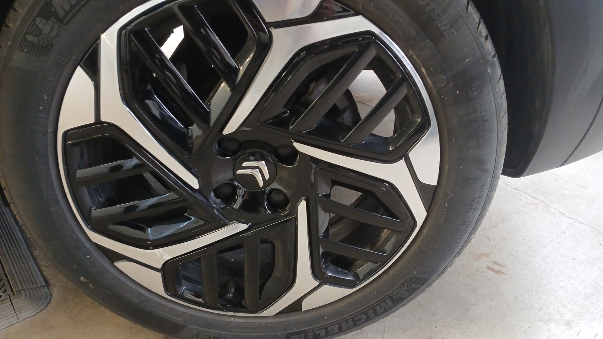 CITROEN C4 BlueHDi 130ch EAT8 MAX — expertise