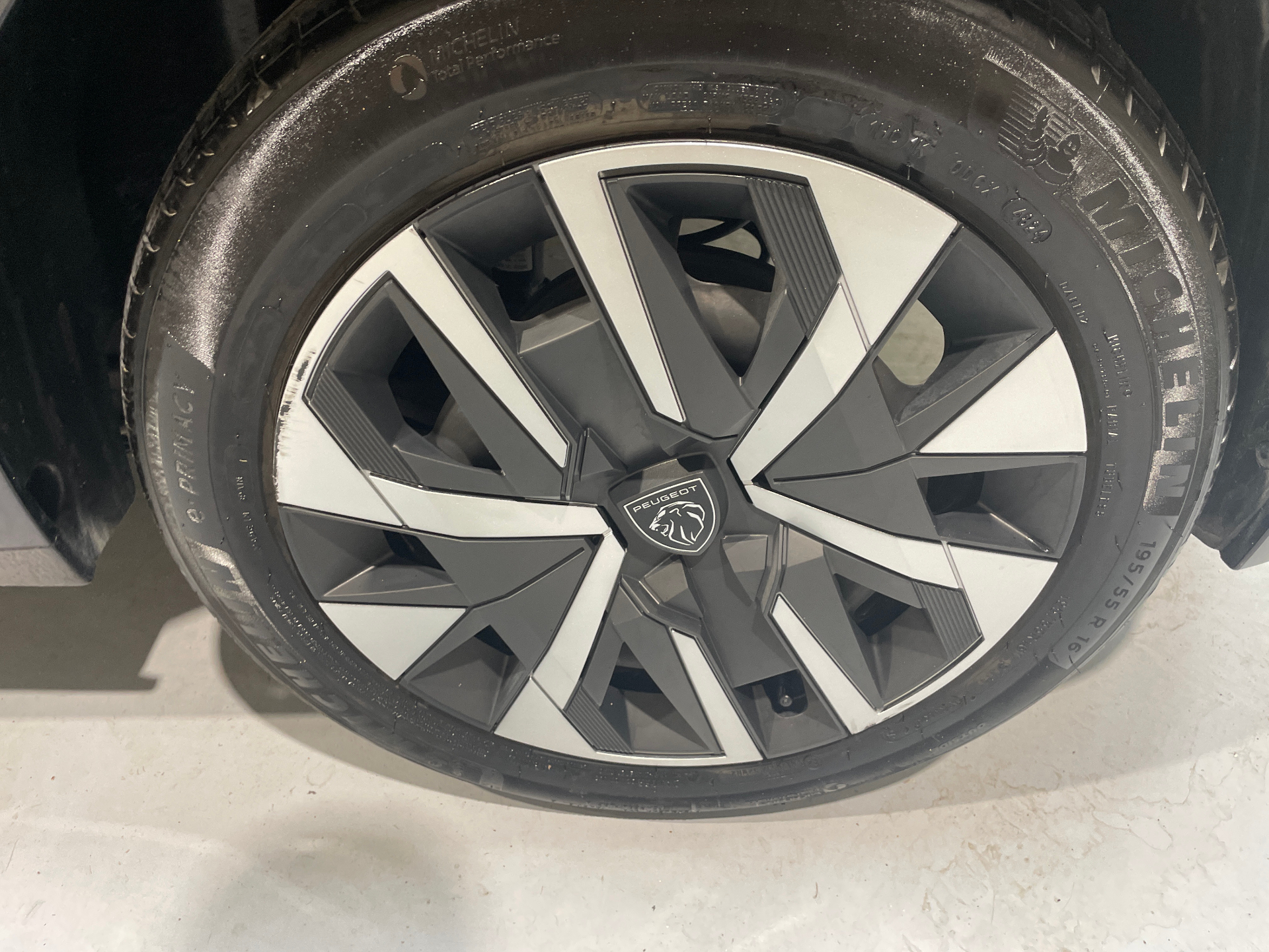 PEUGEOT 208 100 S&S BVM6 Style — expertise
