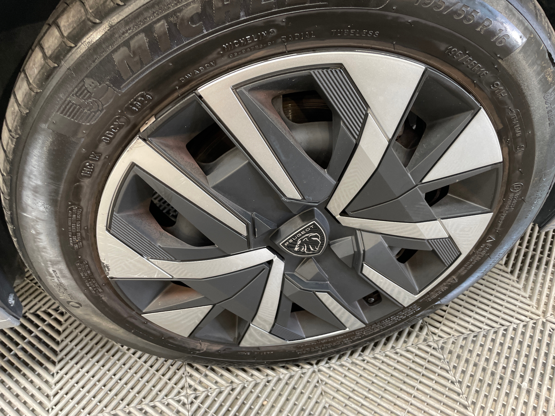 PEUGEOT 208 100 S&S BVM6 Style — expertise