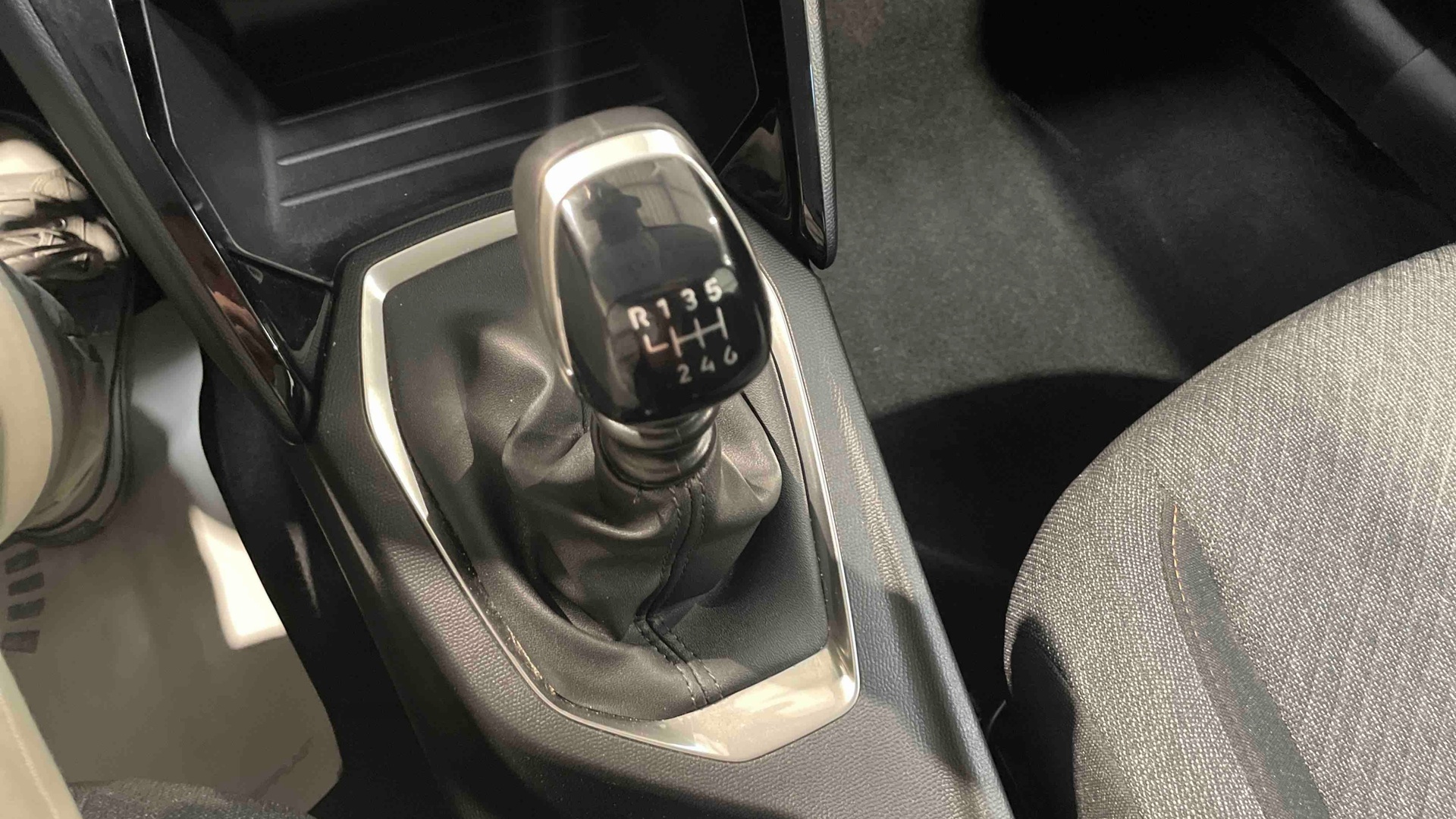 PEUGEOT 208 100 S&S BVM6 Style